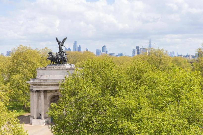 The Lanesborough overlooking Hyde Park, London