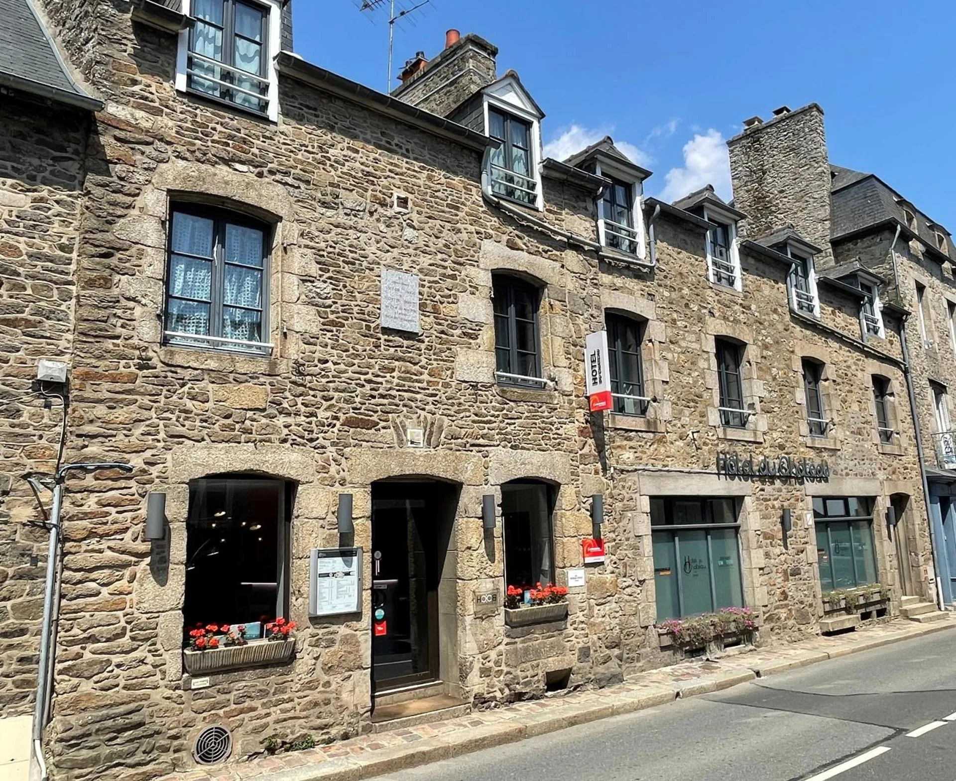 Dog Friendly Hotel $Dinan - $Hotel du Chateau Dinan - Originals Boutique - Inter-Hotel