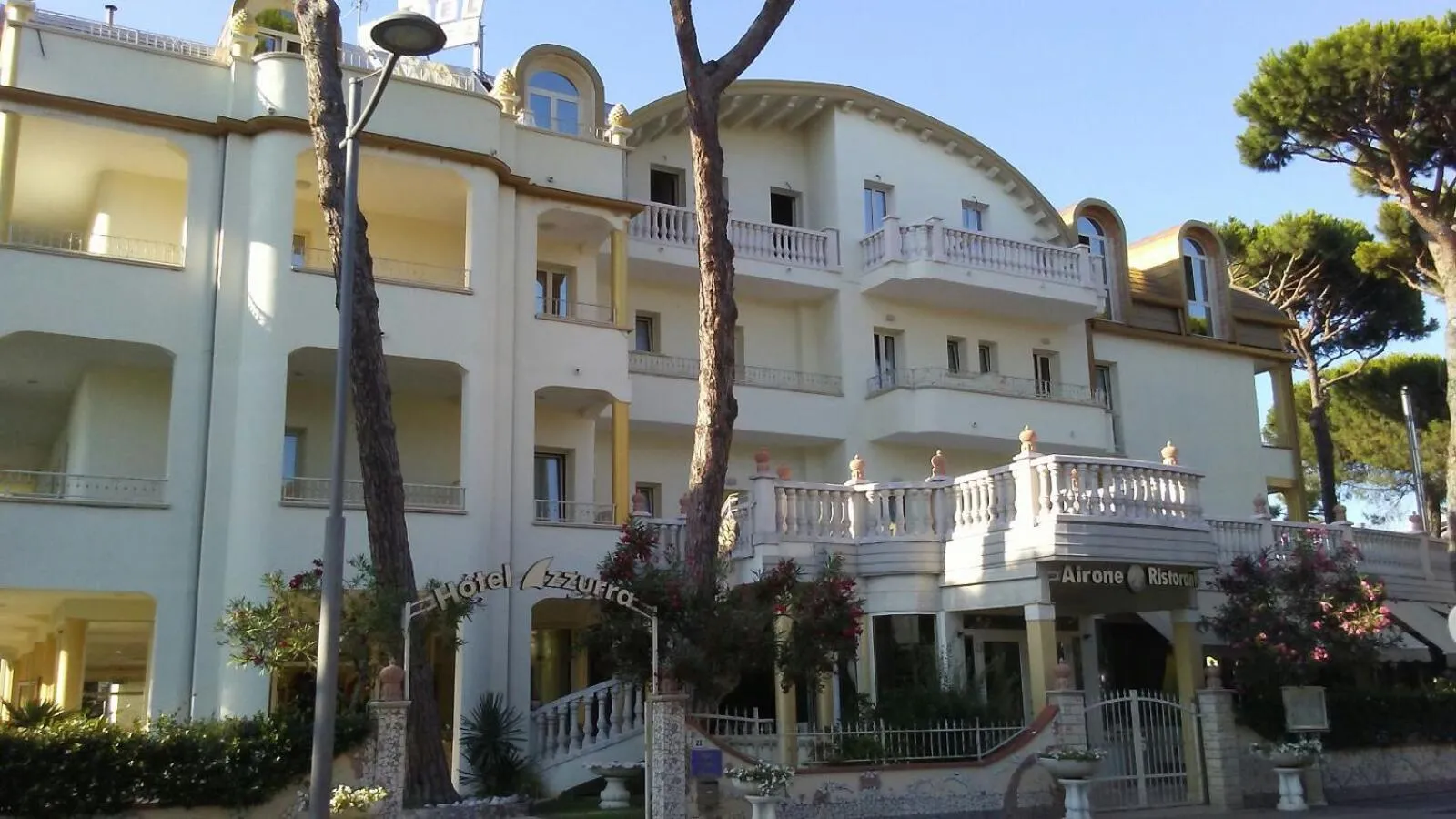 Dog Friendly Hotel $Lido degli Estensi - $Hotel Azzurra