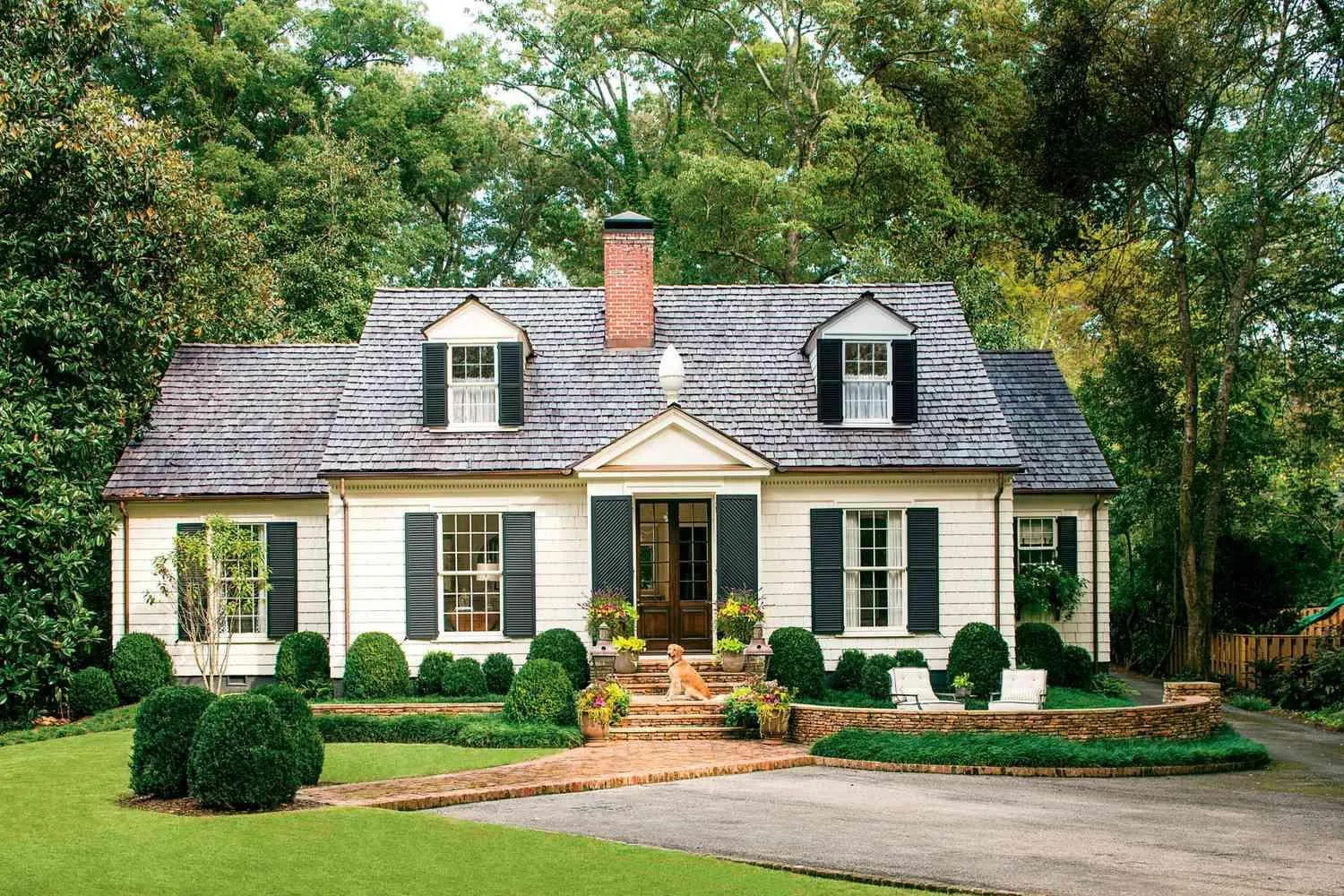 Lake house hotel