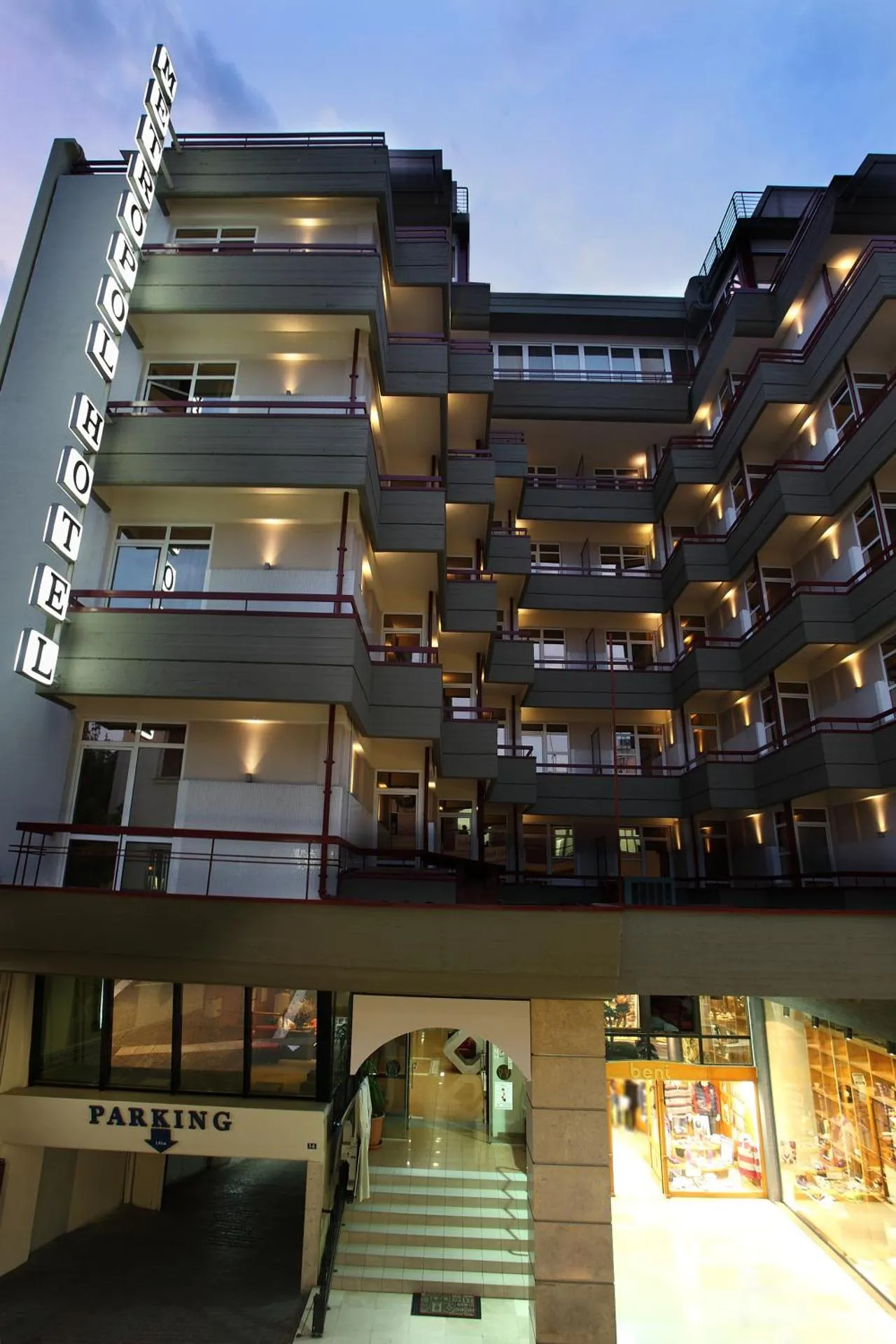 Dog Friendly Hotel $Larisa - $Hotel Metropol