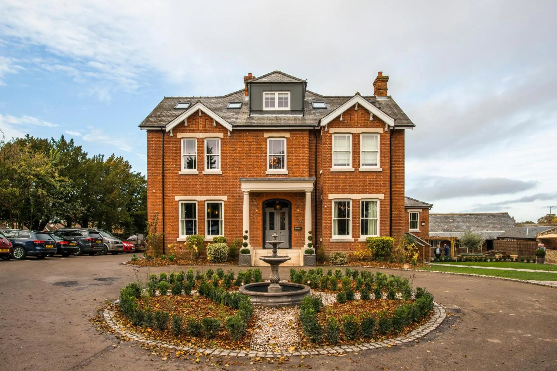 Dog Friendly Hotel $Duxford - $The Lodge Duxford