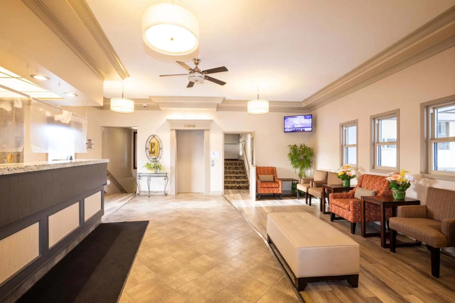 Tower Inn & Suites interior