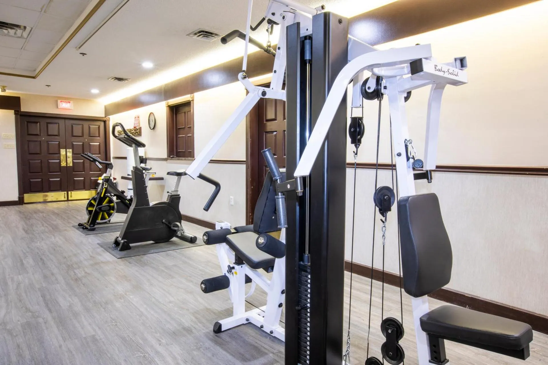 Tower Inn & Suites interior