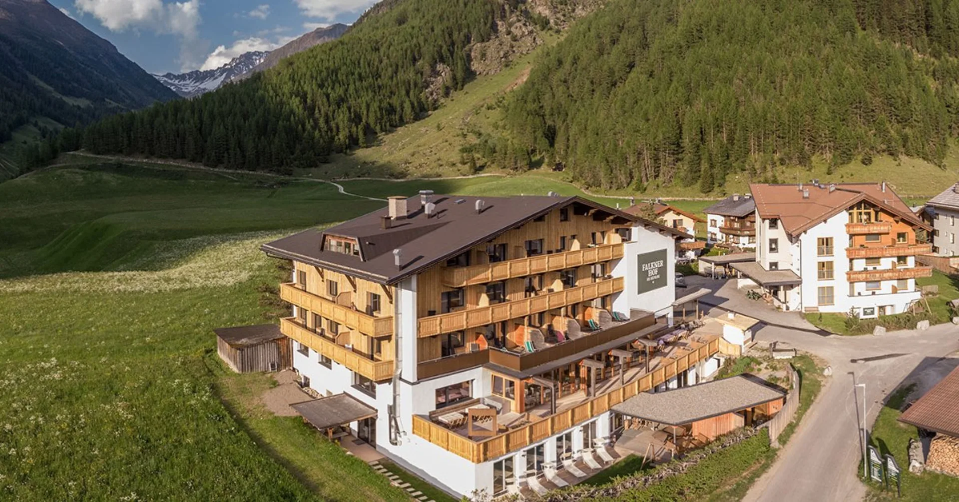 Hotel Falknerhof, a dog friendly hotel in Niederthai