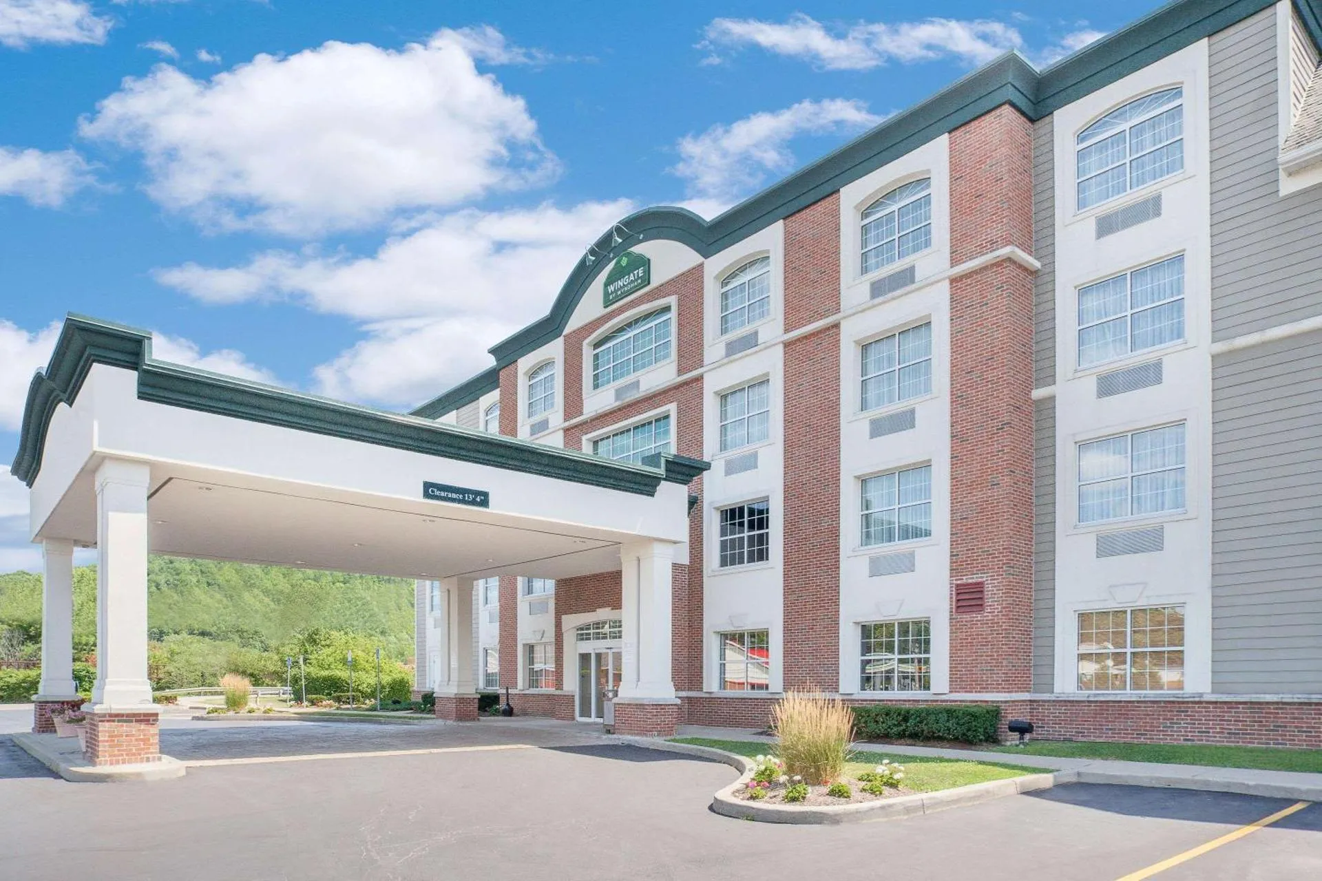 Dog Friendly Hotel $Ellicottville - $Wingate by Wyndham Ellicottville