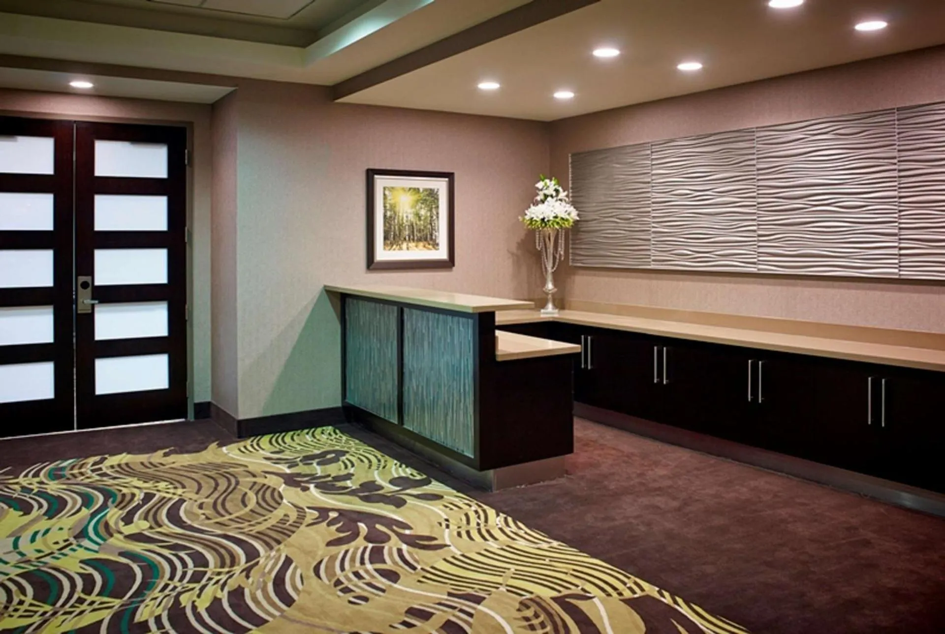 Homewood Suites Hamilton interior