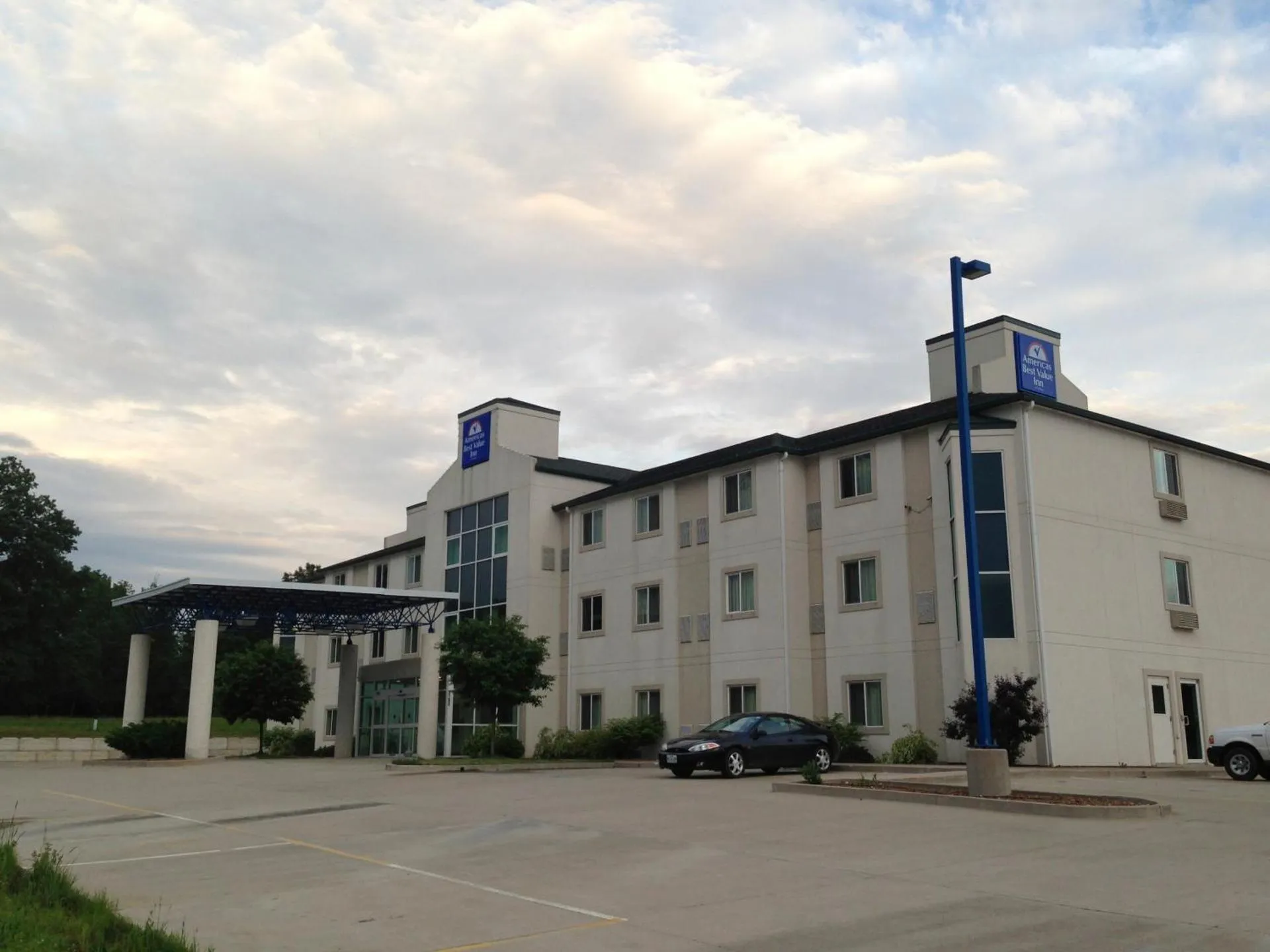 Motel 6-Kingdom City, MO