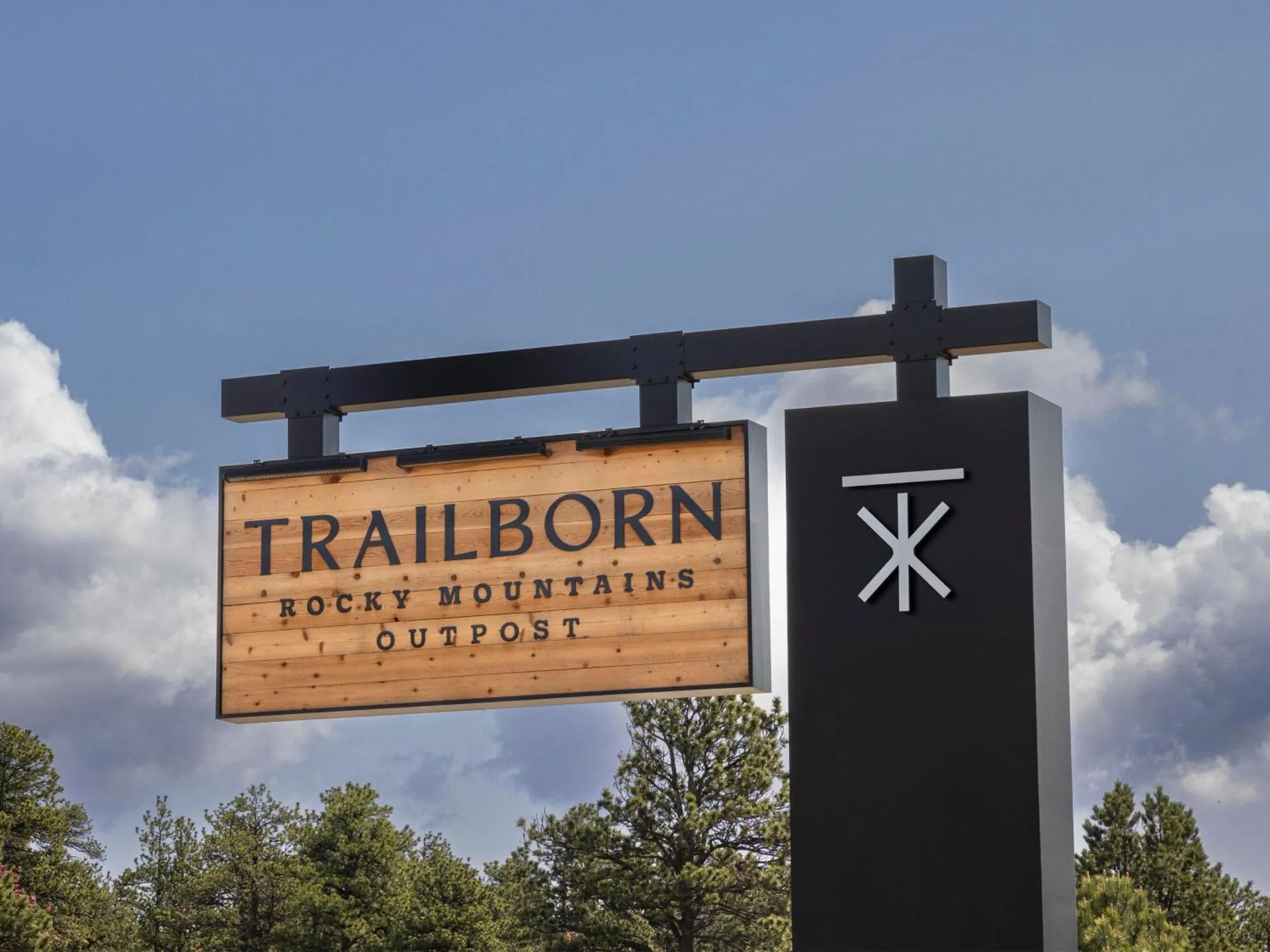 Trailborn Rocky Mountains Outpost