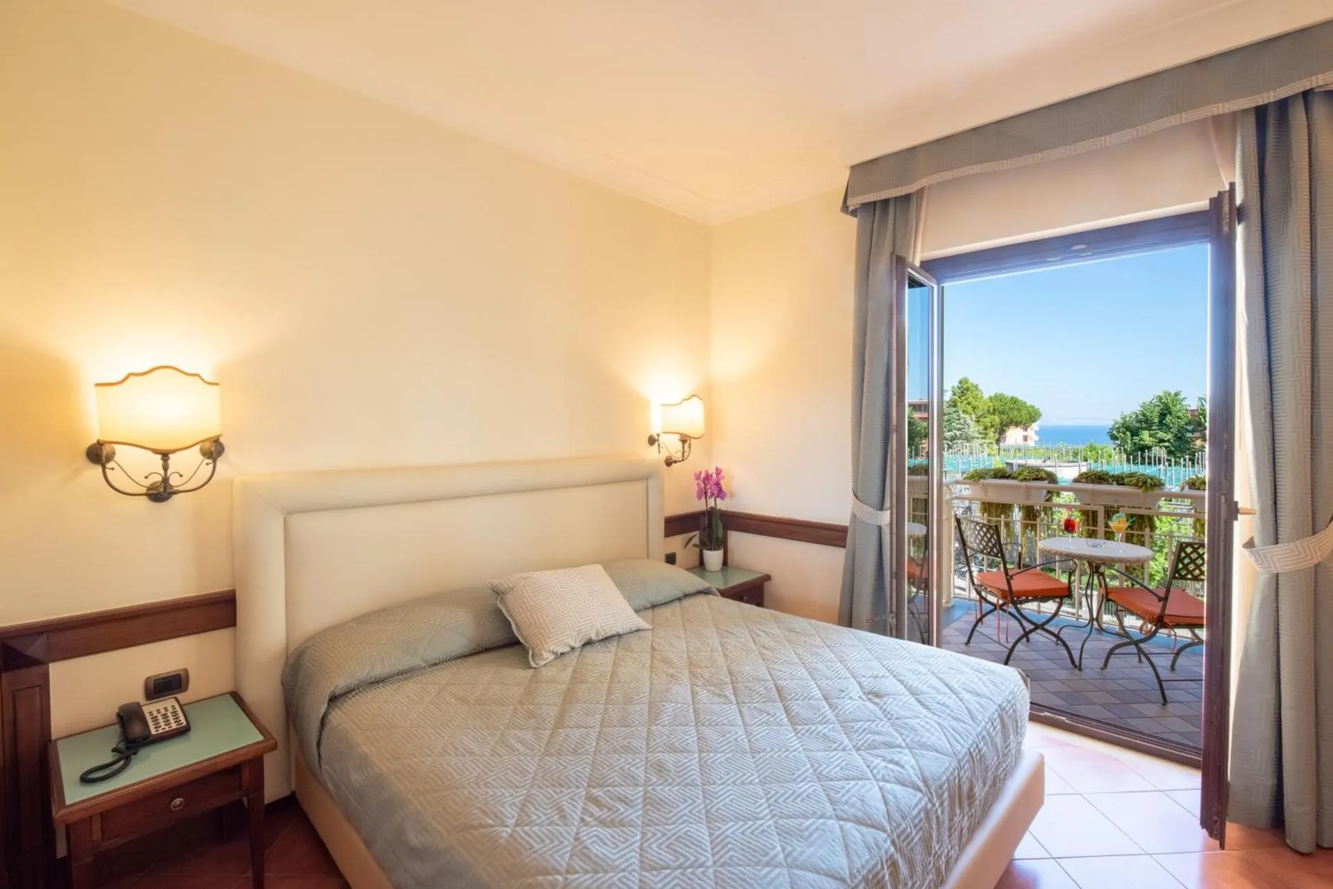 Dog Friendly Hotel $Sorrento - $Hotel Michelangelo