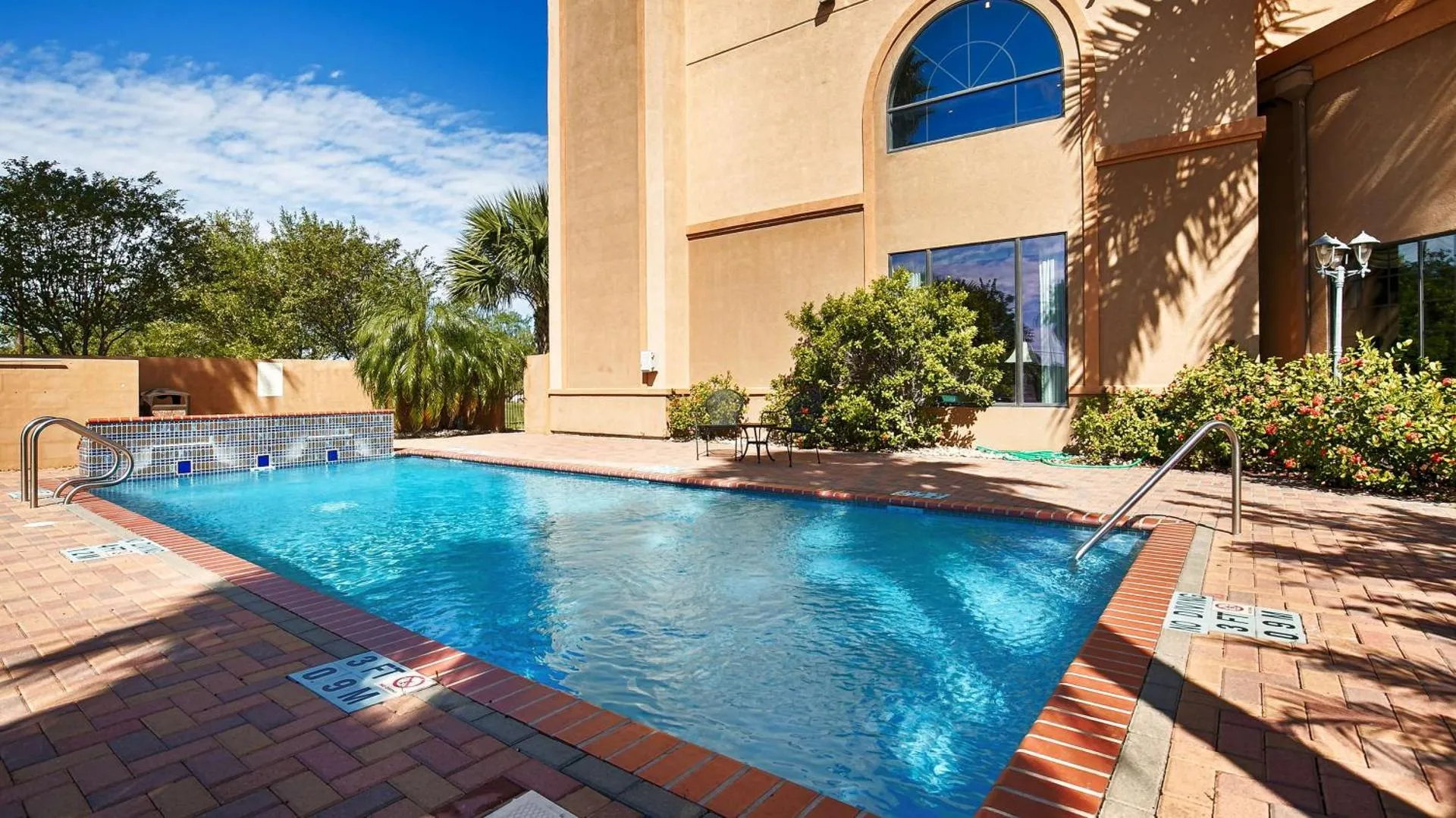 Dog Friendly Hotel $Harlingen - $Best Western Casa Villa Suites