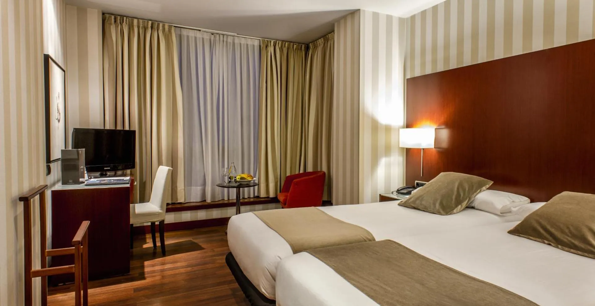 Dog Friendly Hotel $Barcelona - $Zenit Borrell