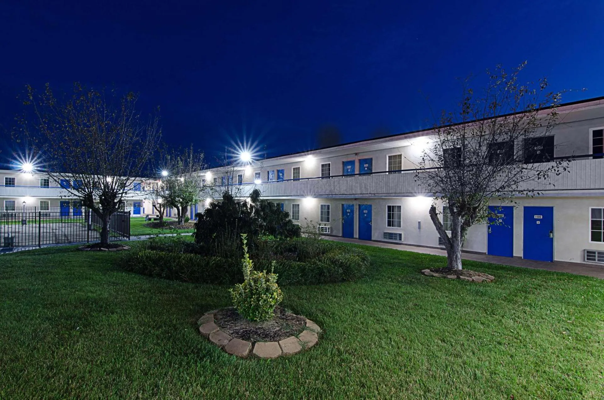 Dog Friendly Hotel $Staunton - $Motel 6-Staunton, VA