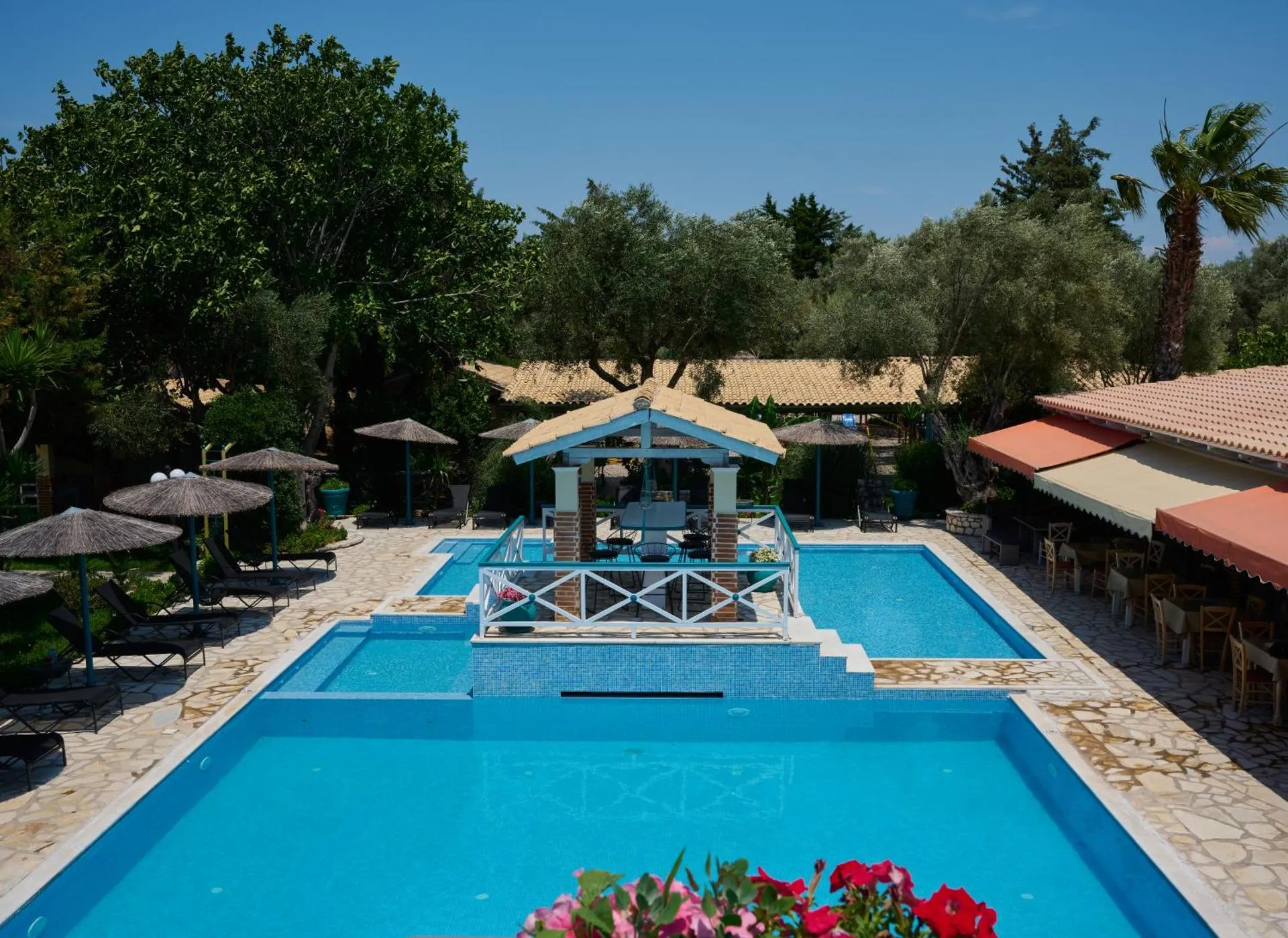 Dog Friendly Aparthotel $Lefkada Town - $Villaggio Maistro