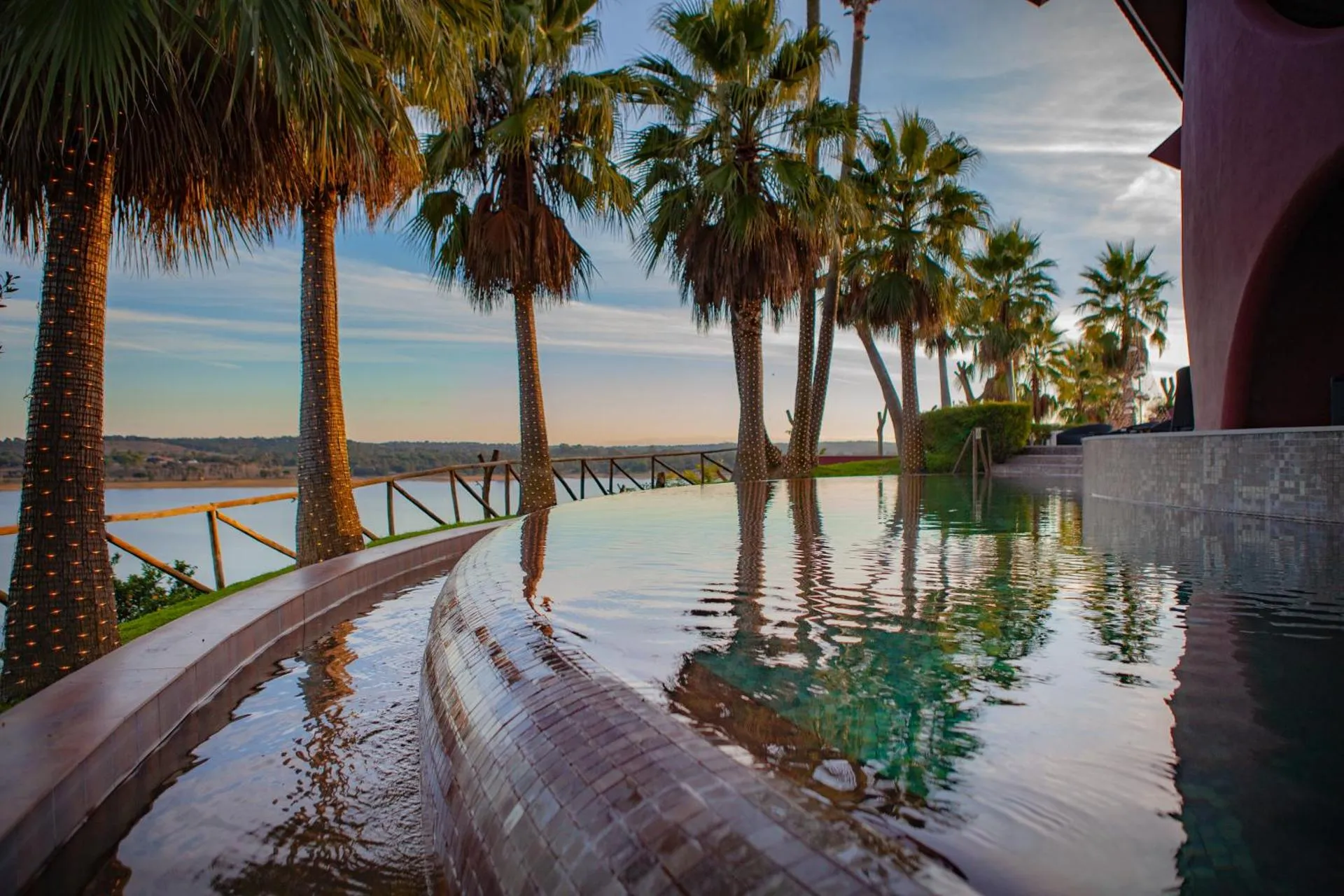 Dog Friendly Hotel $Montargil - $Montargil Monte Novo