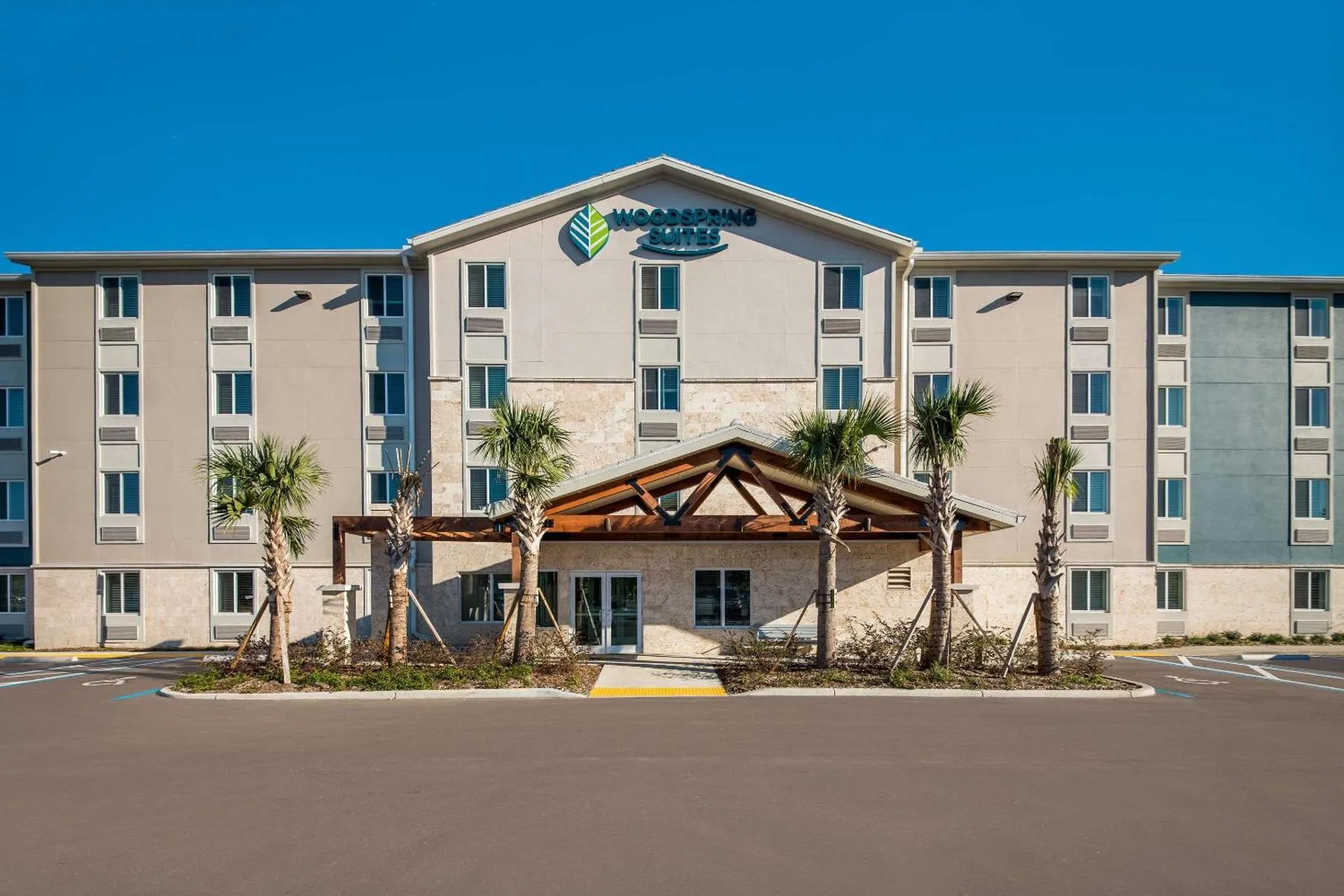Dog Friendly Hotel $Wesley Chapel - $WoodSpring Suites Wesley Chapel-Tampa