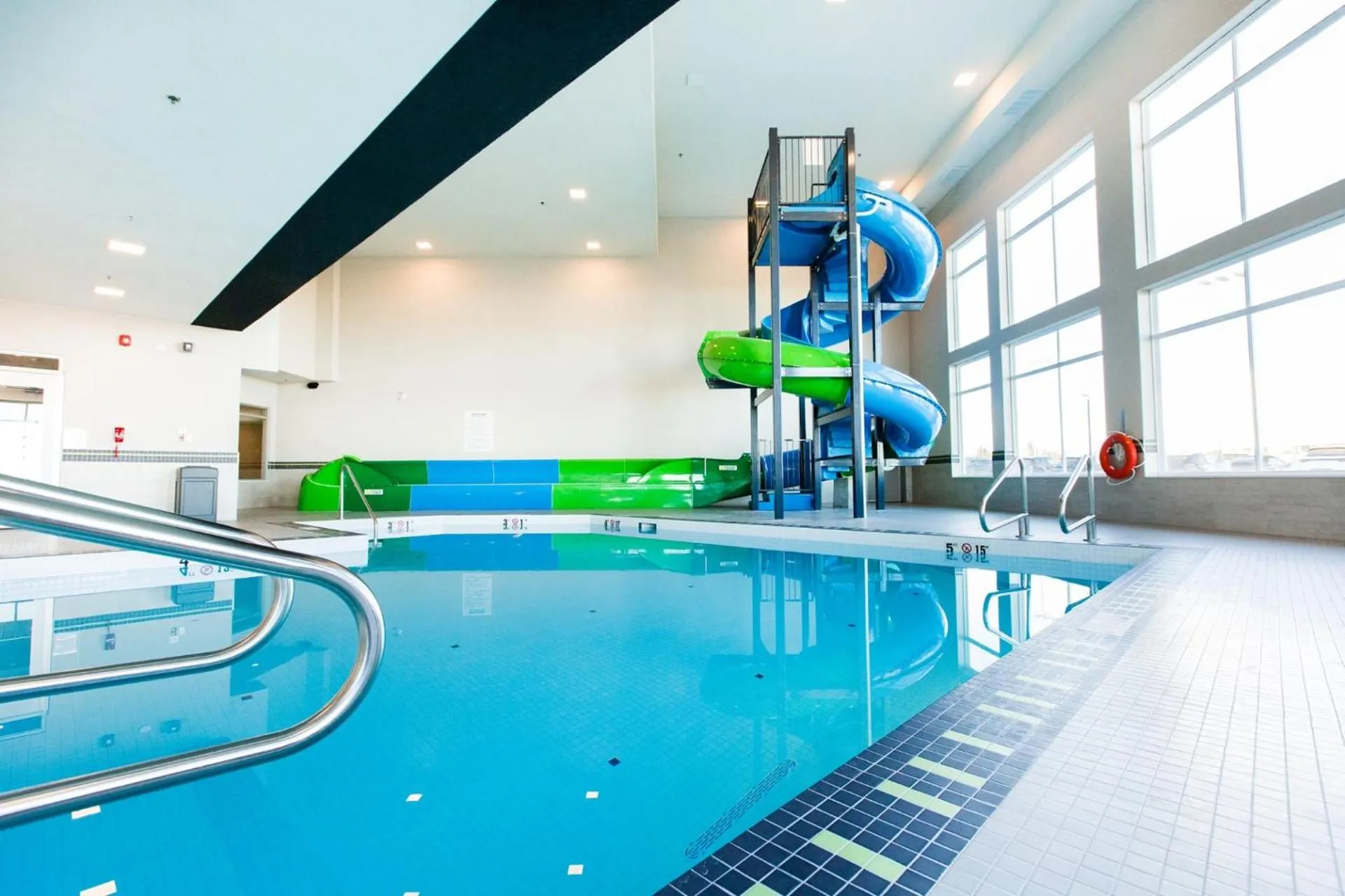 Dog Friendly Hotel $Calgary - $Holiday Inn Hotel & Suites Calgary South - Conference Ctr, an IHG Hotel