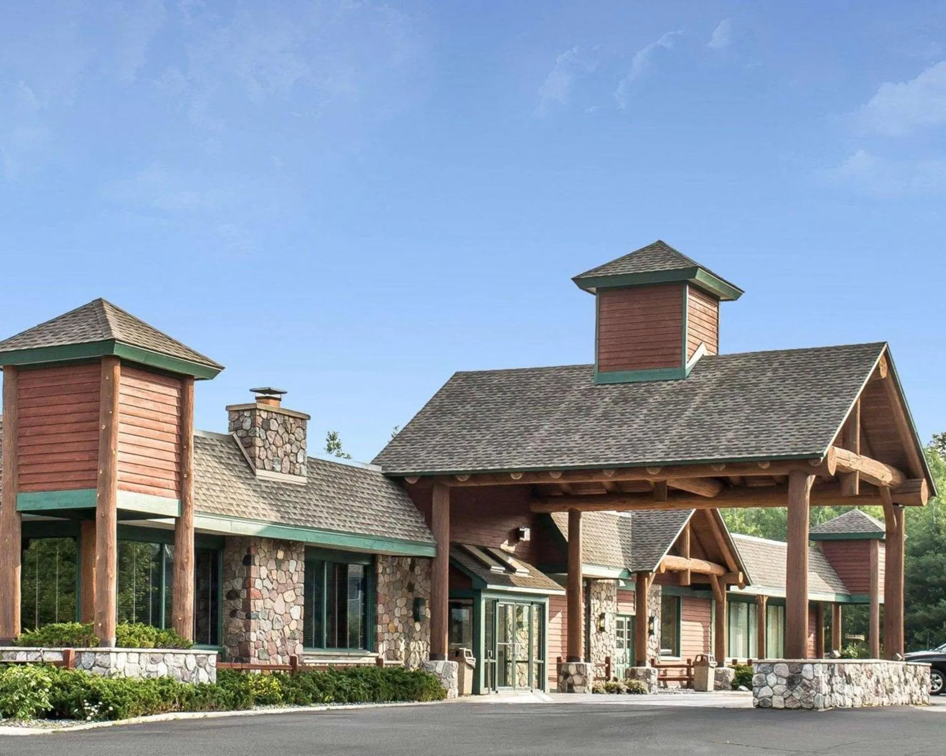 Dog Friendly Hotel $Rhinelander - $Quality Inn Rhinelander