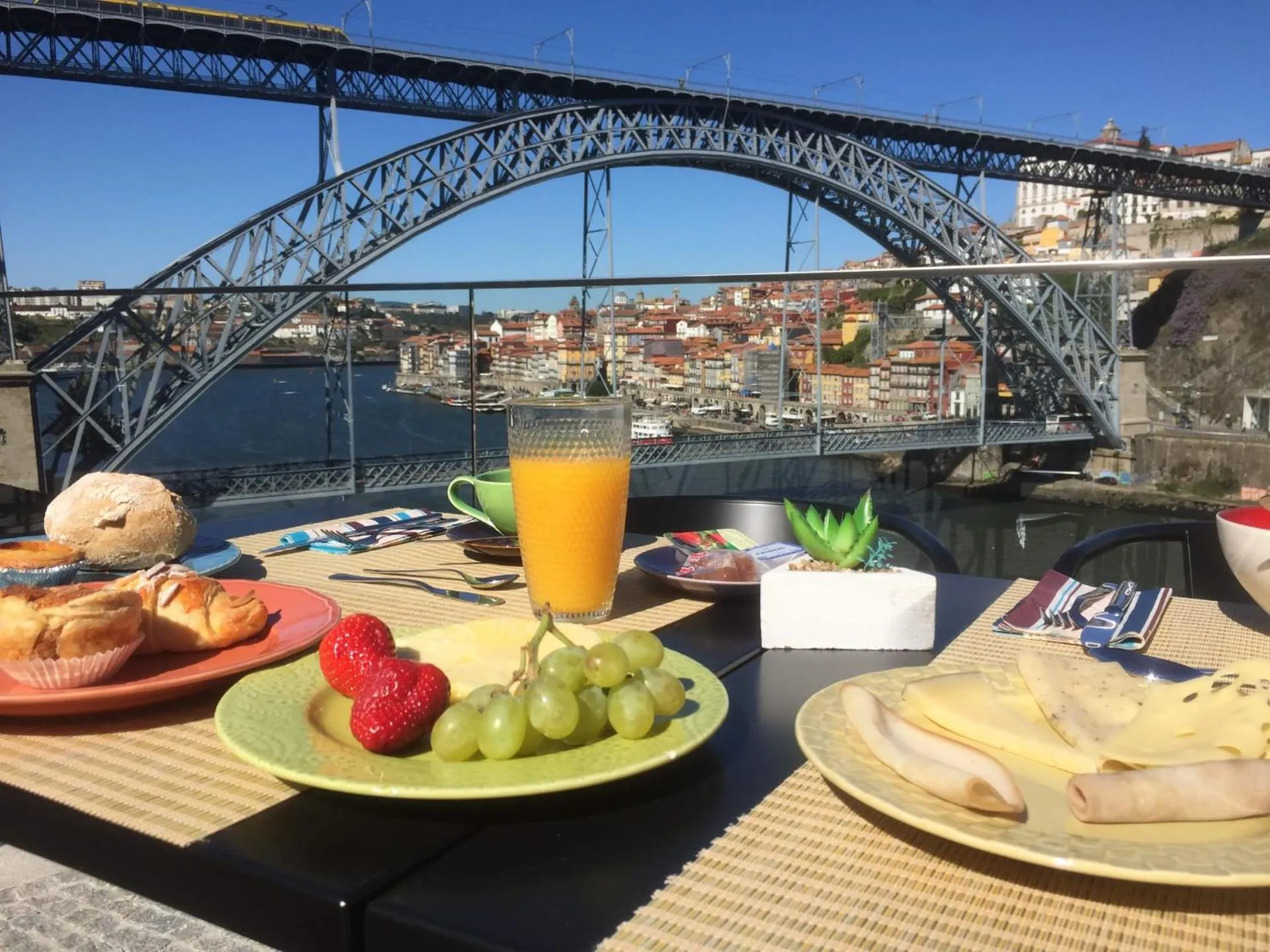 Bridge It - Suites & Views