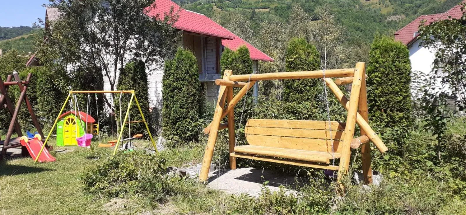 Dog Friendly Bed and breakfast $Bran - $Pensiunea Ando