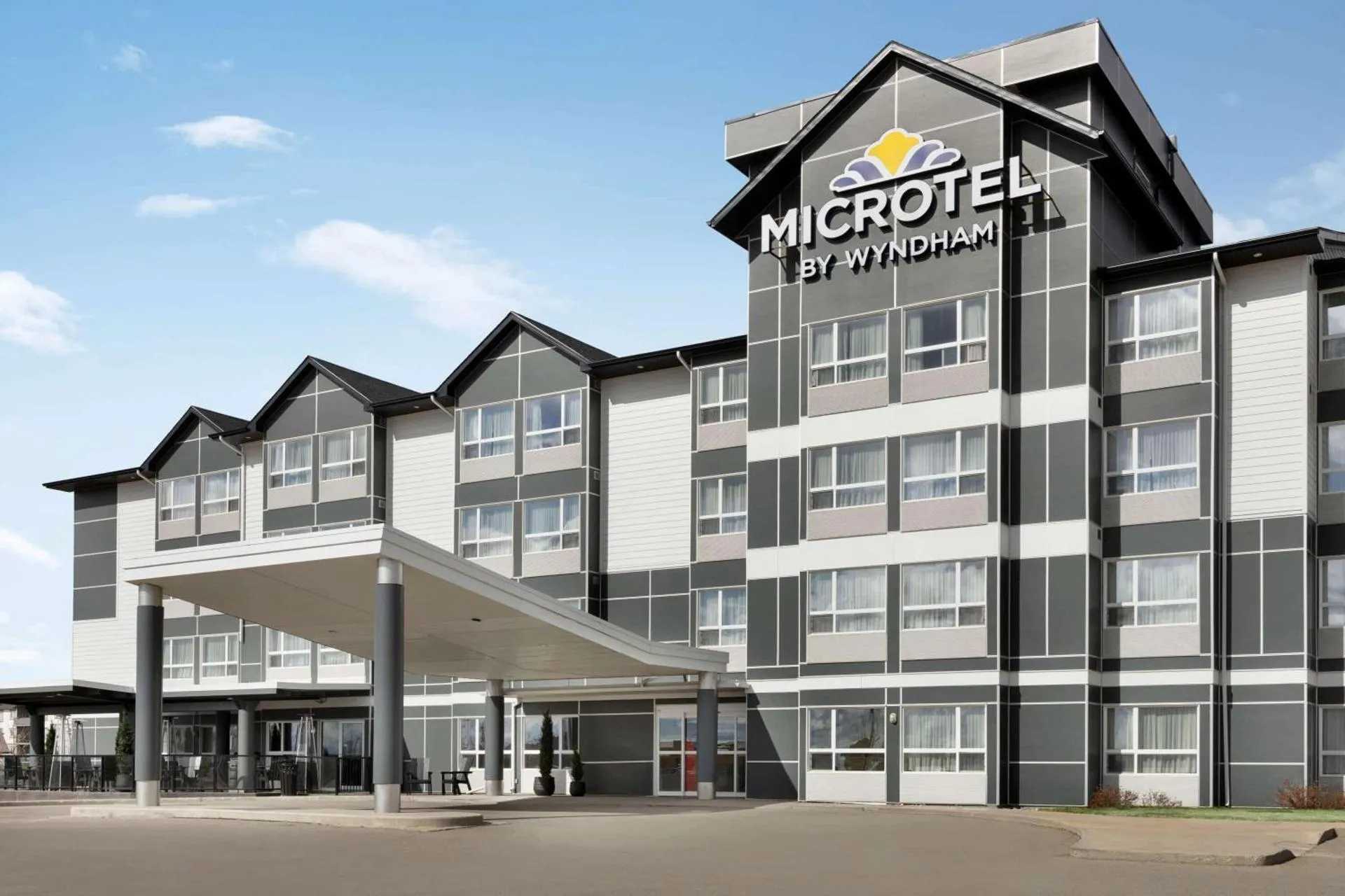 Dog Friendly Hotel $Estevan - $Microtel Inn & Suites by Wyndham Estevan