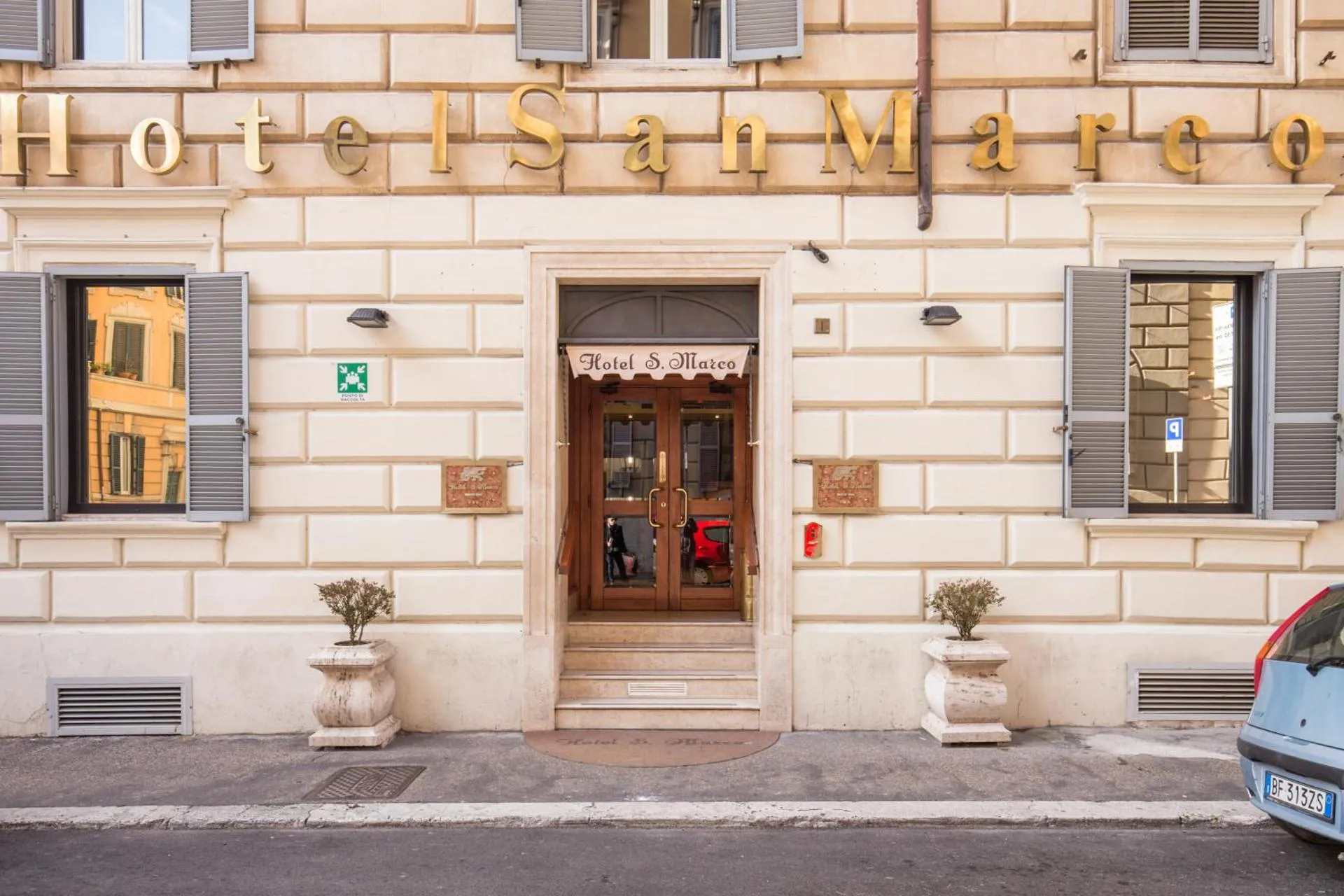 Dog Friendly Hotel $Rome - $Hotel San Marco