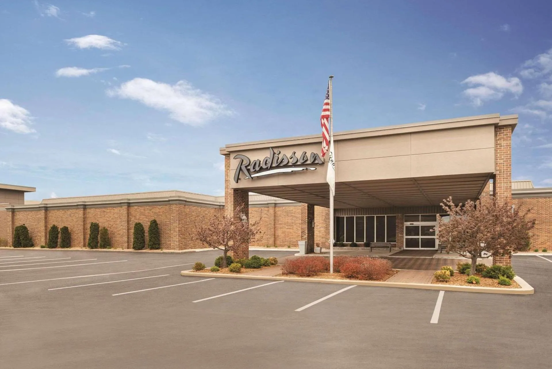 Dog Friendly Hotel $Fond du Lac - $Radisson Hotel and Conference Center Fond du Lac