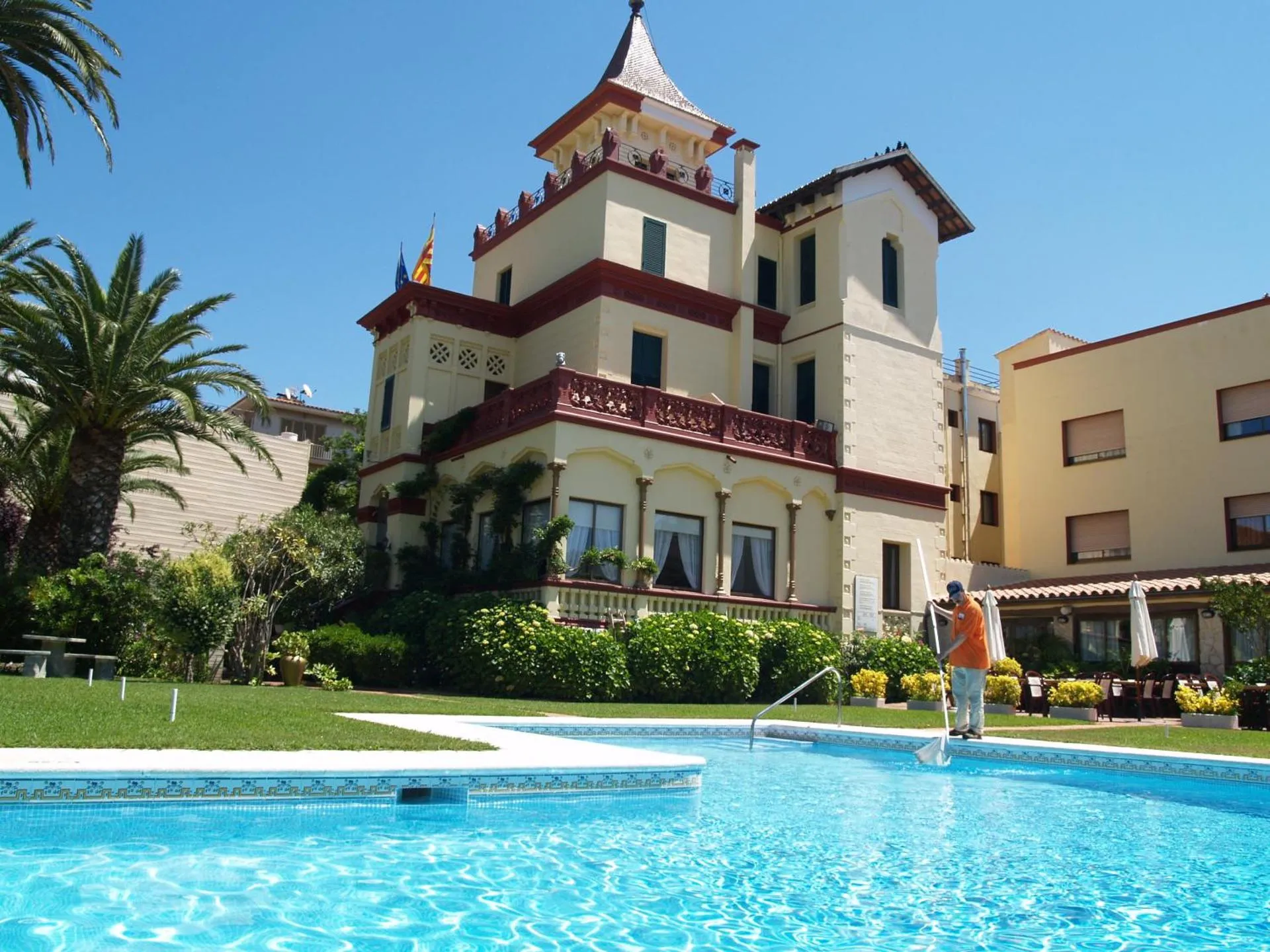 Dog Friendly Hotel $Sant Feliu de Guixols - $Hotel Hostal del Sol