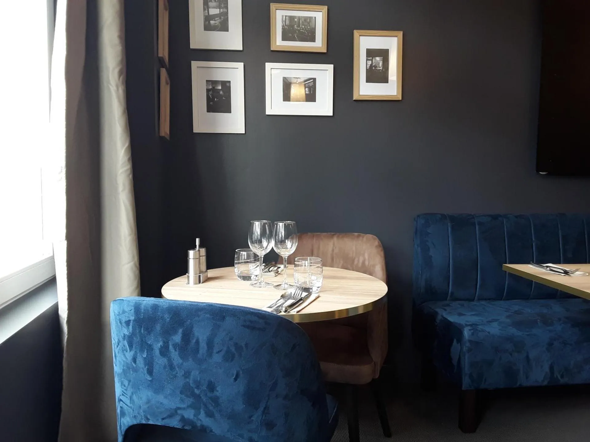 Dog Friendly Hotel $La Charité-sur-Loire - $La Pomme d'Or