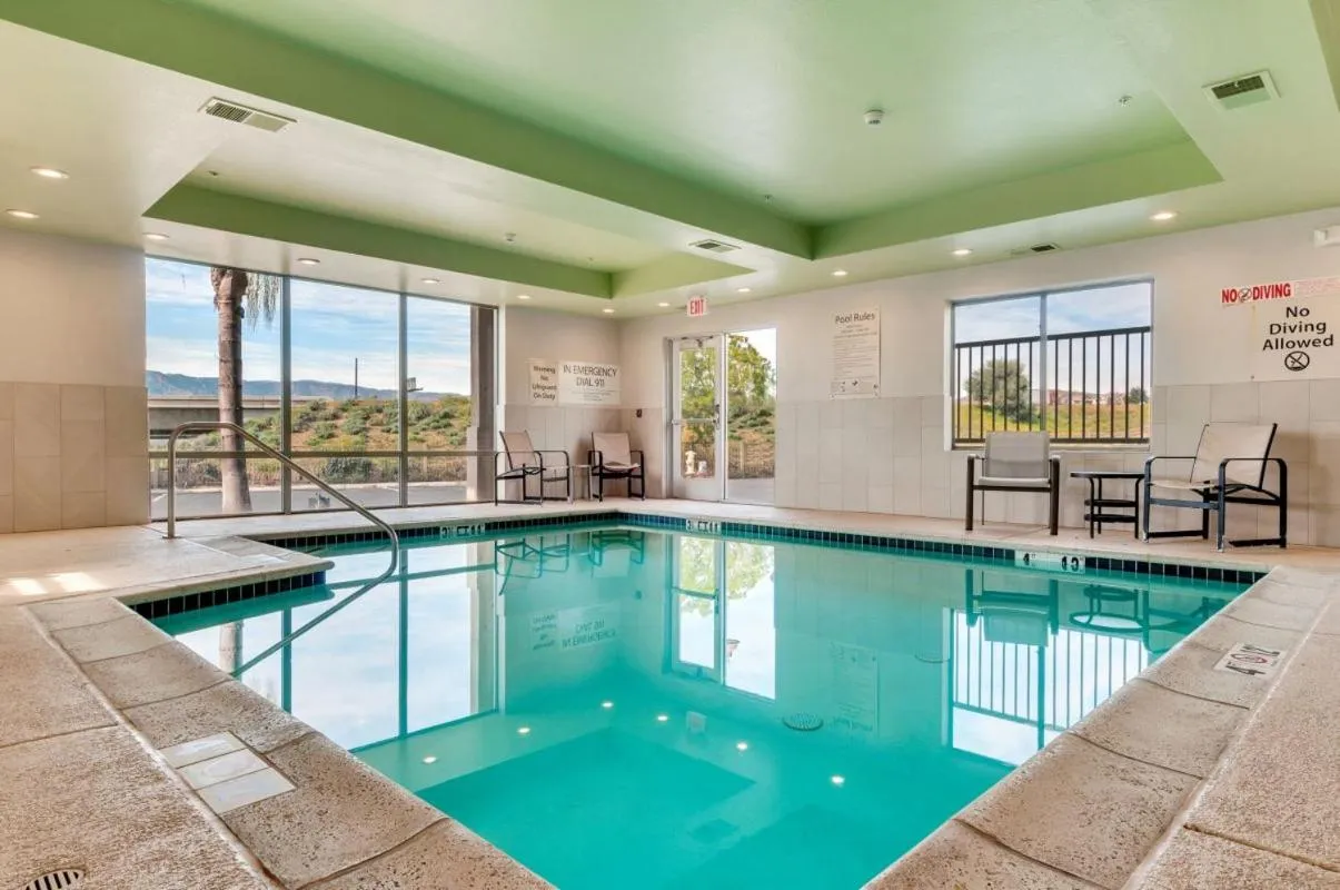 Holiday Inn Express Hotel & Suites Lake Elsinore, an IHG Hotel