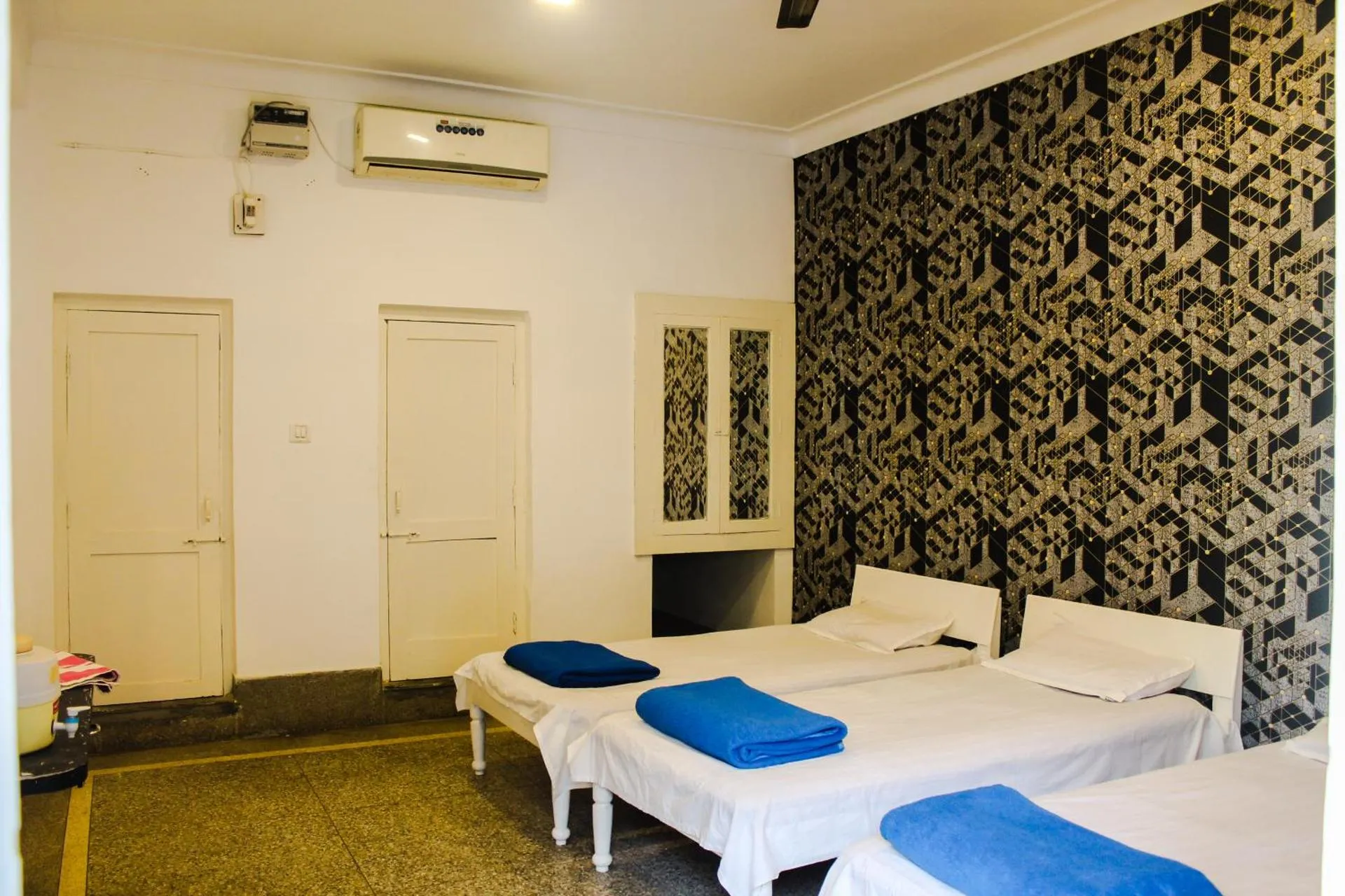 Dog Friendly Hotel $Gwalior - $Hotel Anand Palace