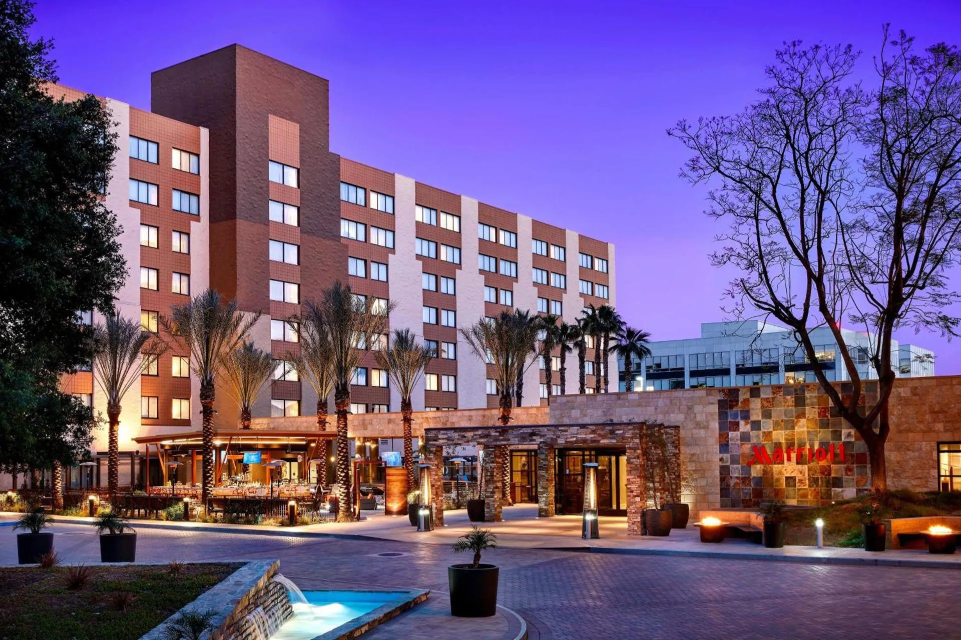 Dog Friendly Hotel $Burbank - $Los Angeles Marriott Burbank Airport
