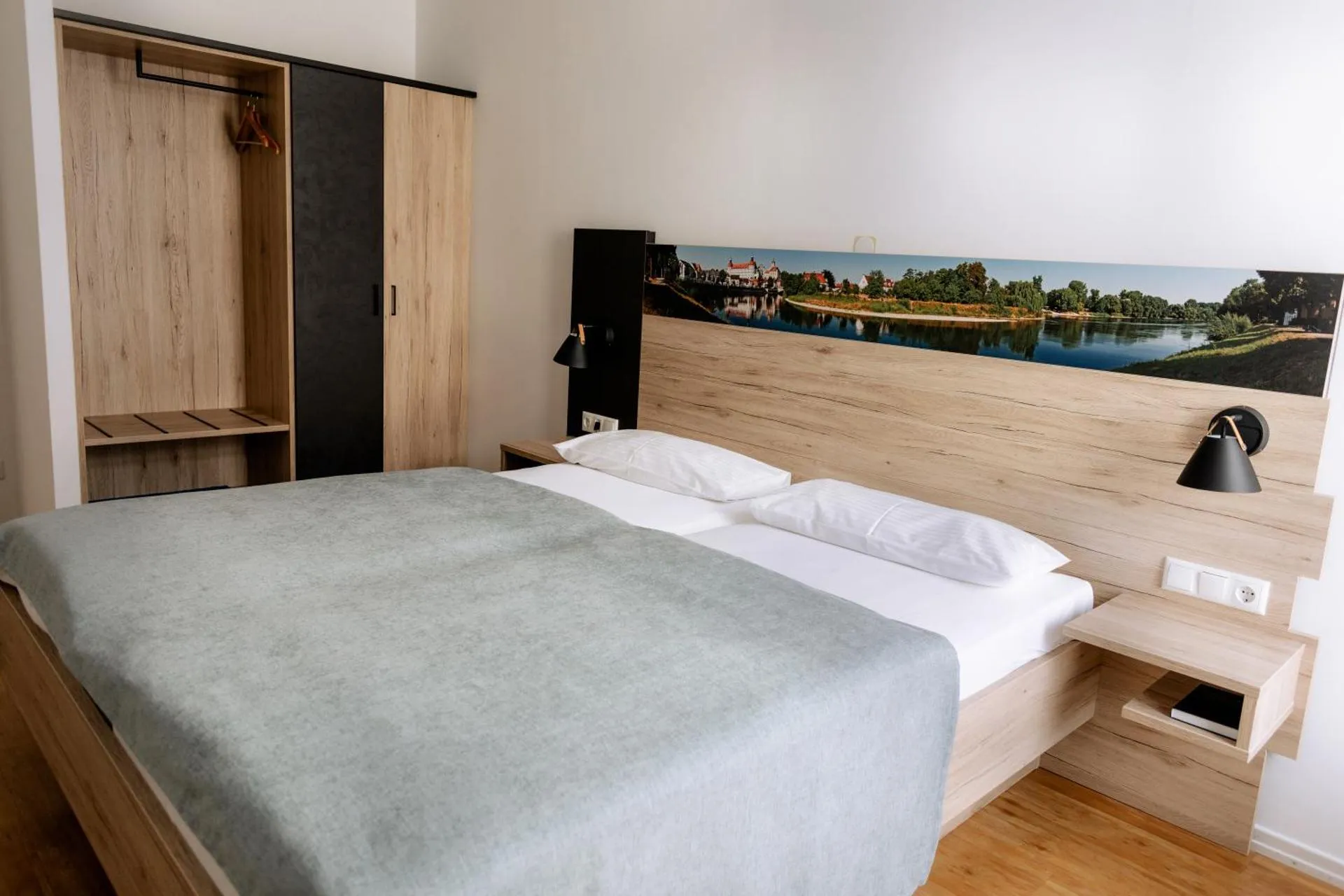 Dog Friendly Hotel $Neuburg an der Donau - $Hotel am Fluss