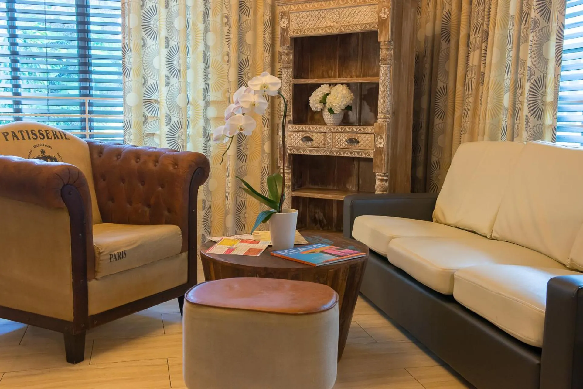 Dog Friendly Hotel $Miami Beach - $Tradewinds Apartment Hotel Miami Beach