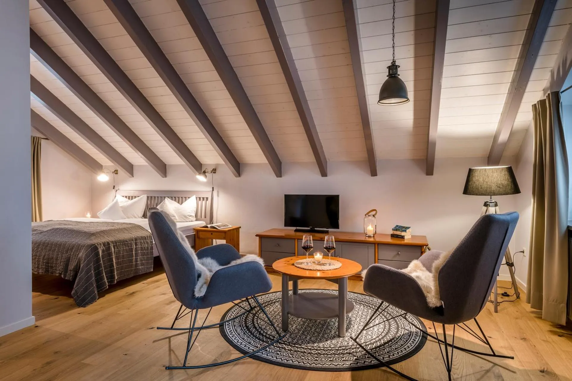 Dog Friendly Hotel $Lauda-Königshofen - $Becksteiner Rebenhof