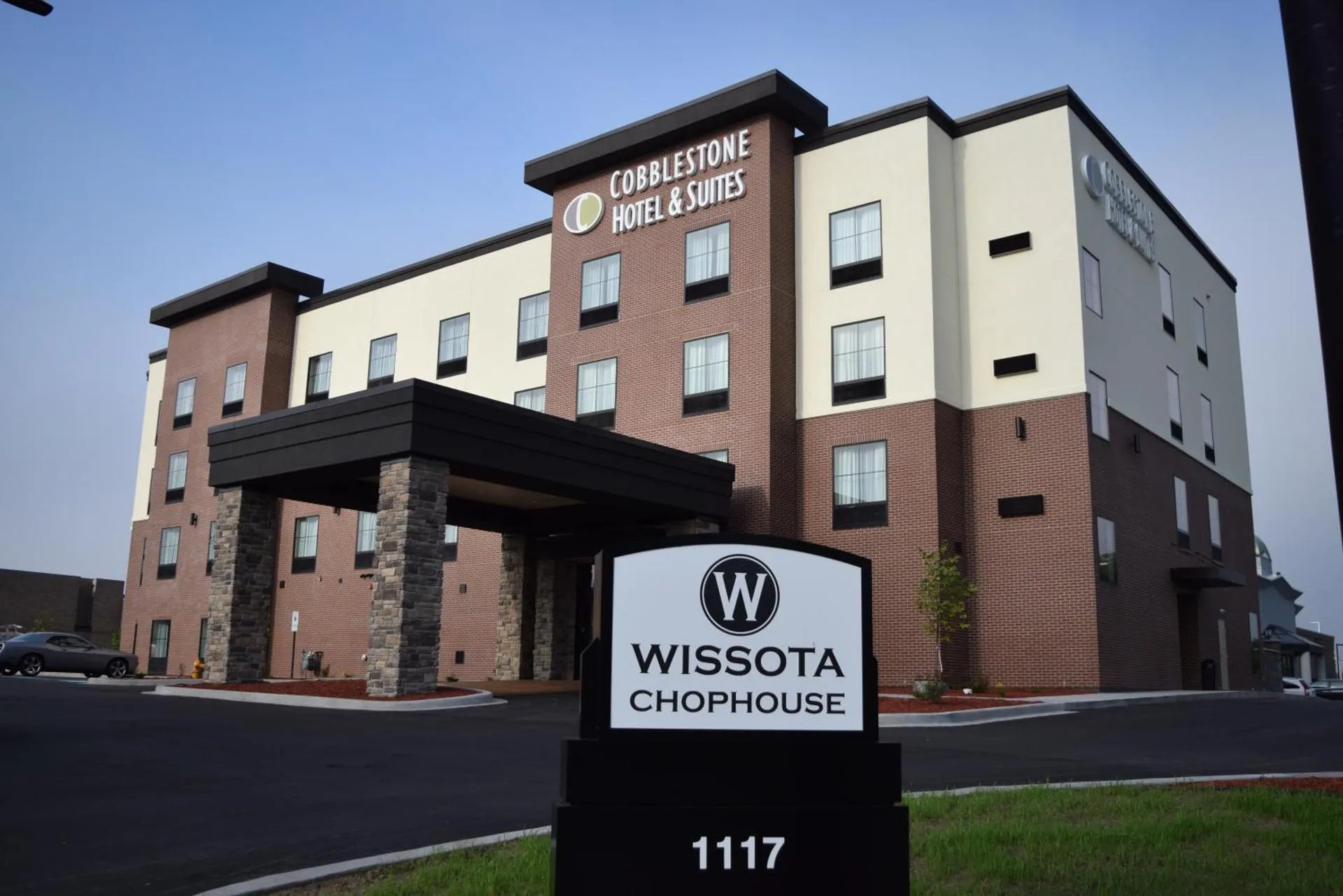 Dog Friendly Hotel $Stevens Point - $Cobblestone Hotel & Suites - Stevens Point