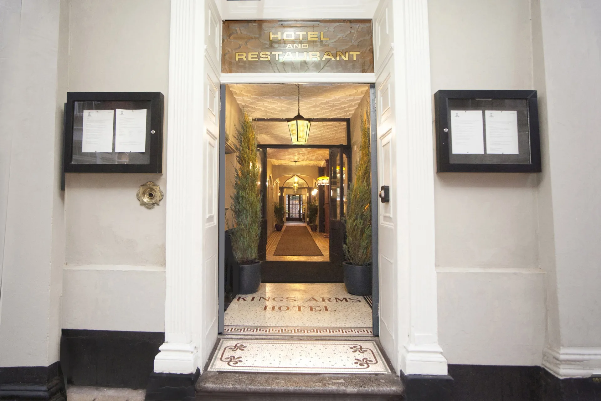 The King's Arms interior