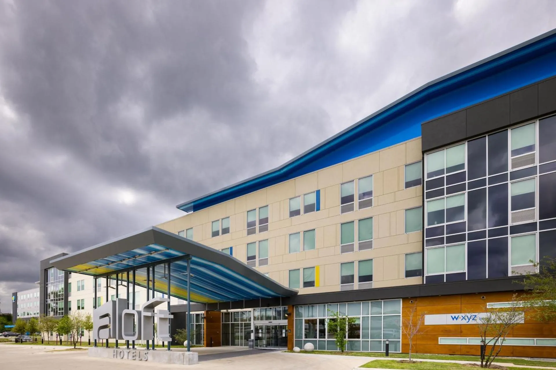 Dog Friendly Hotel $Austin - $Aloft Austin Airport