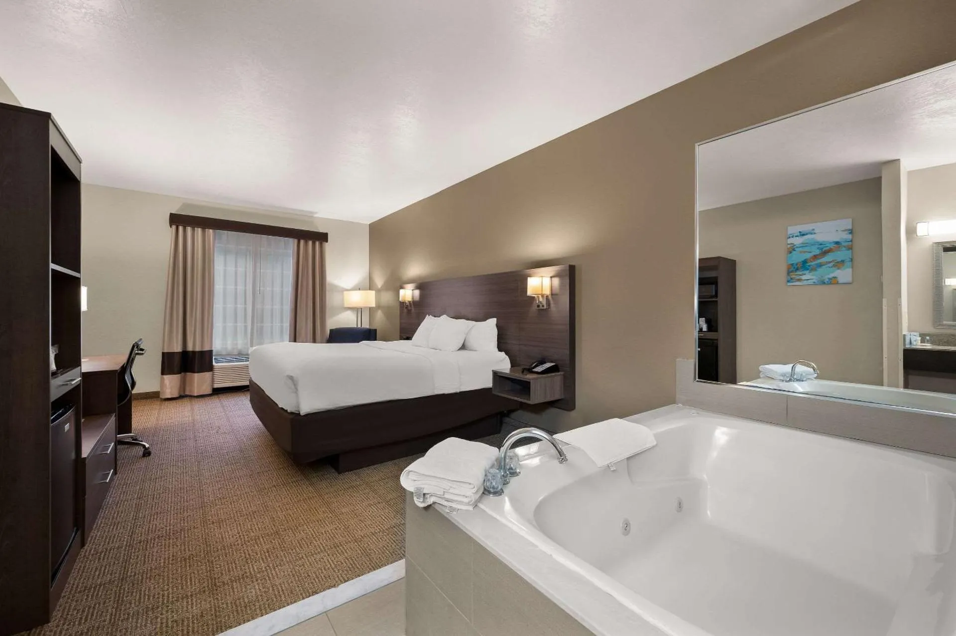 Comfort Inn & Suites Fenton