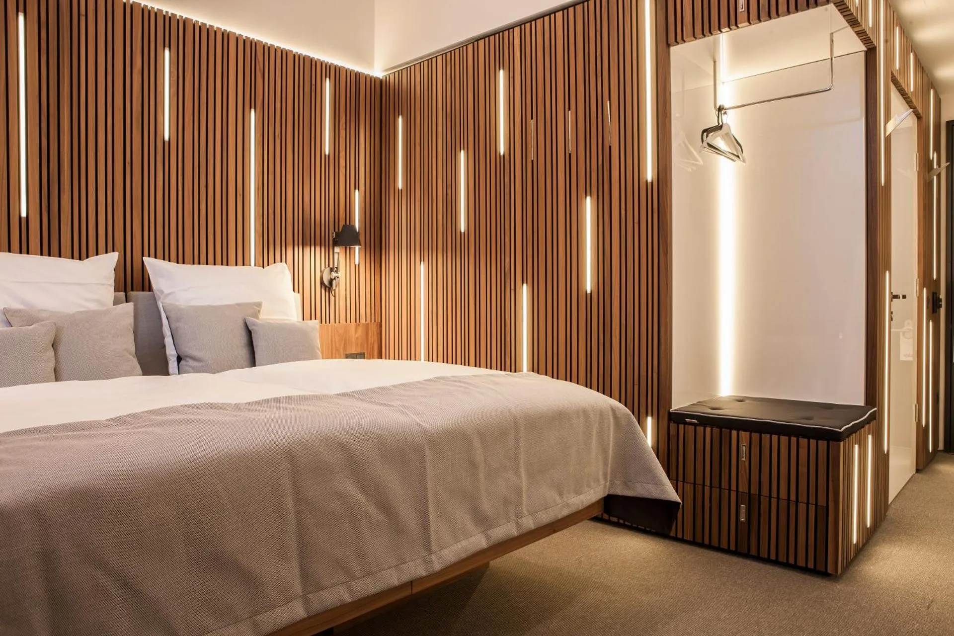 Dog Friendly Hotel $Berlin - $H24 Berlin Lichtenberg