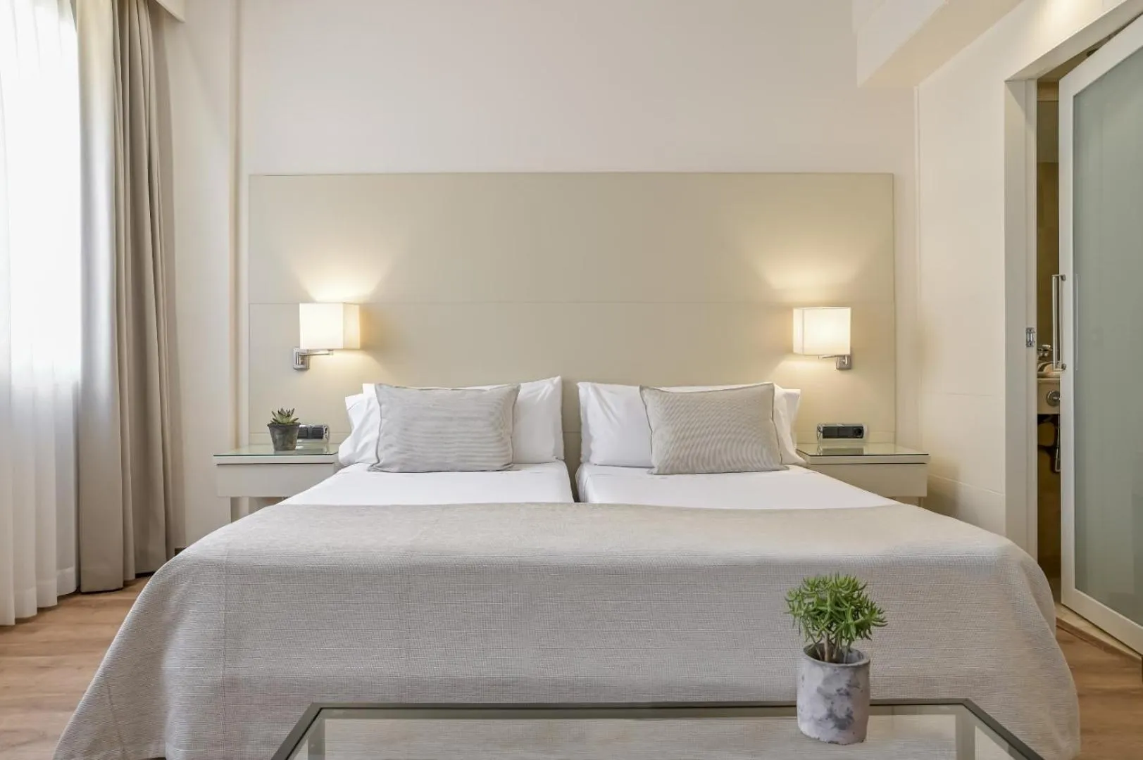 Dog Friendly Hotel $Barcelona - $Aparthotel Mariano Cubi Barcelona