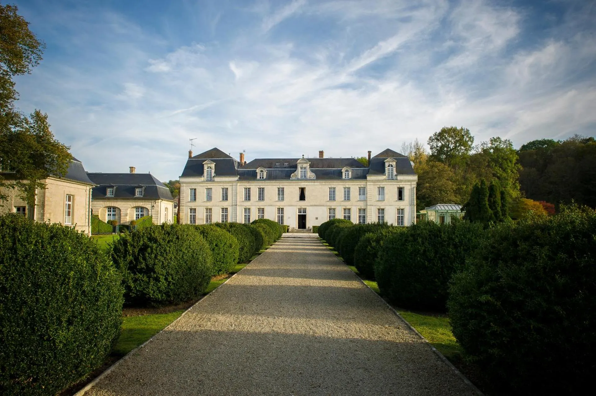 Dog Friendly Hotel $Courcelles-sur-Vesle - $Château de Courcelles