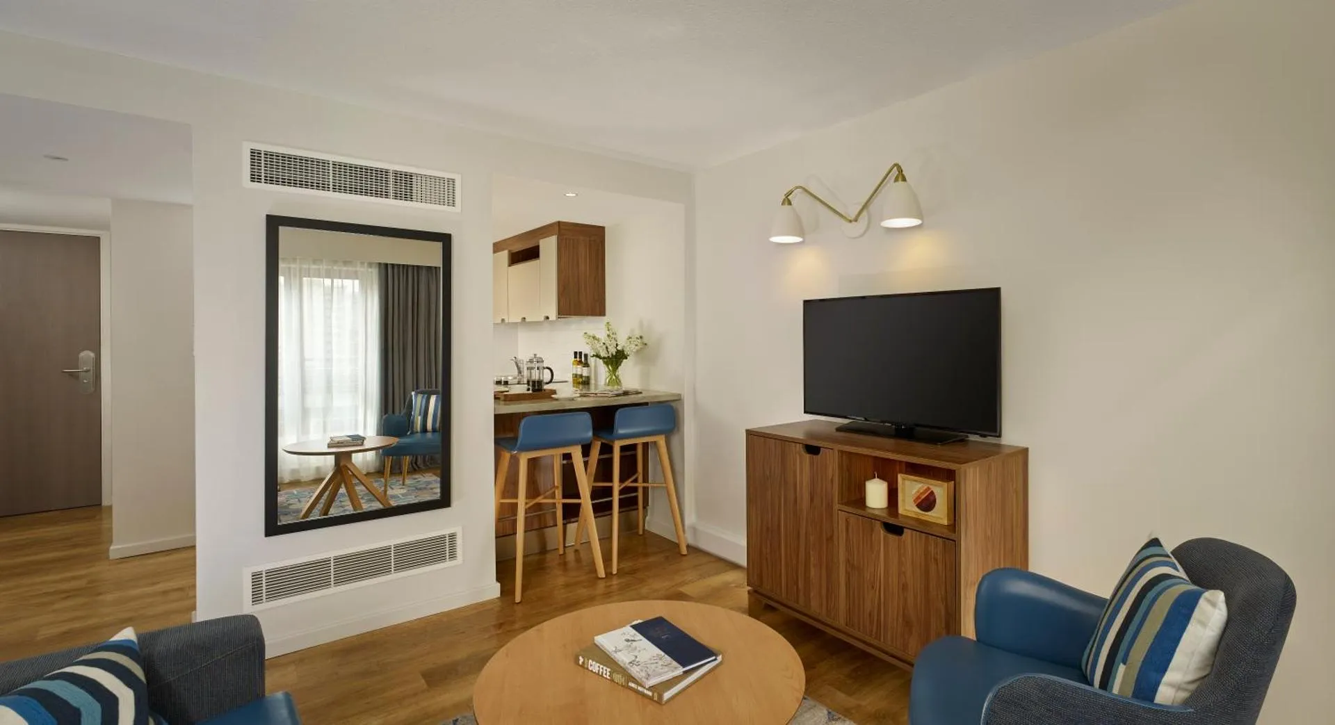 Dog Friendly Aparthotel $London - $Citadines Barbican London