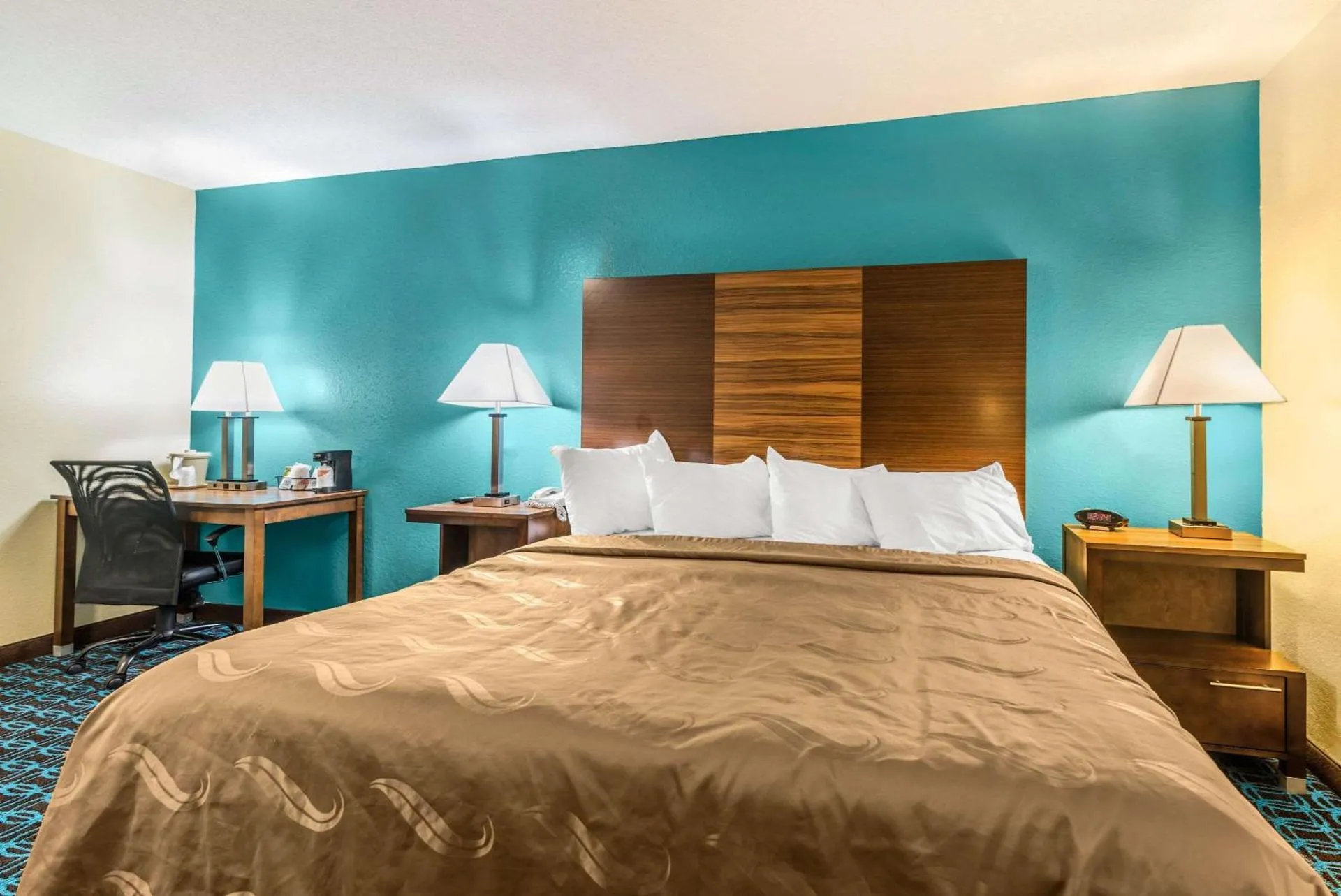 Dog Friendly Hotel $Loudon - $Quality Inn Loudon/Concord