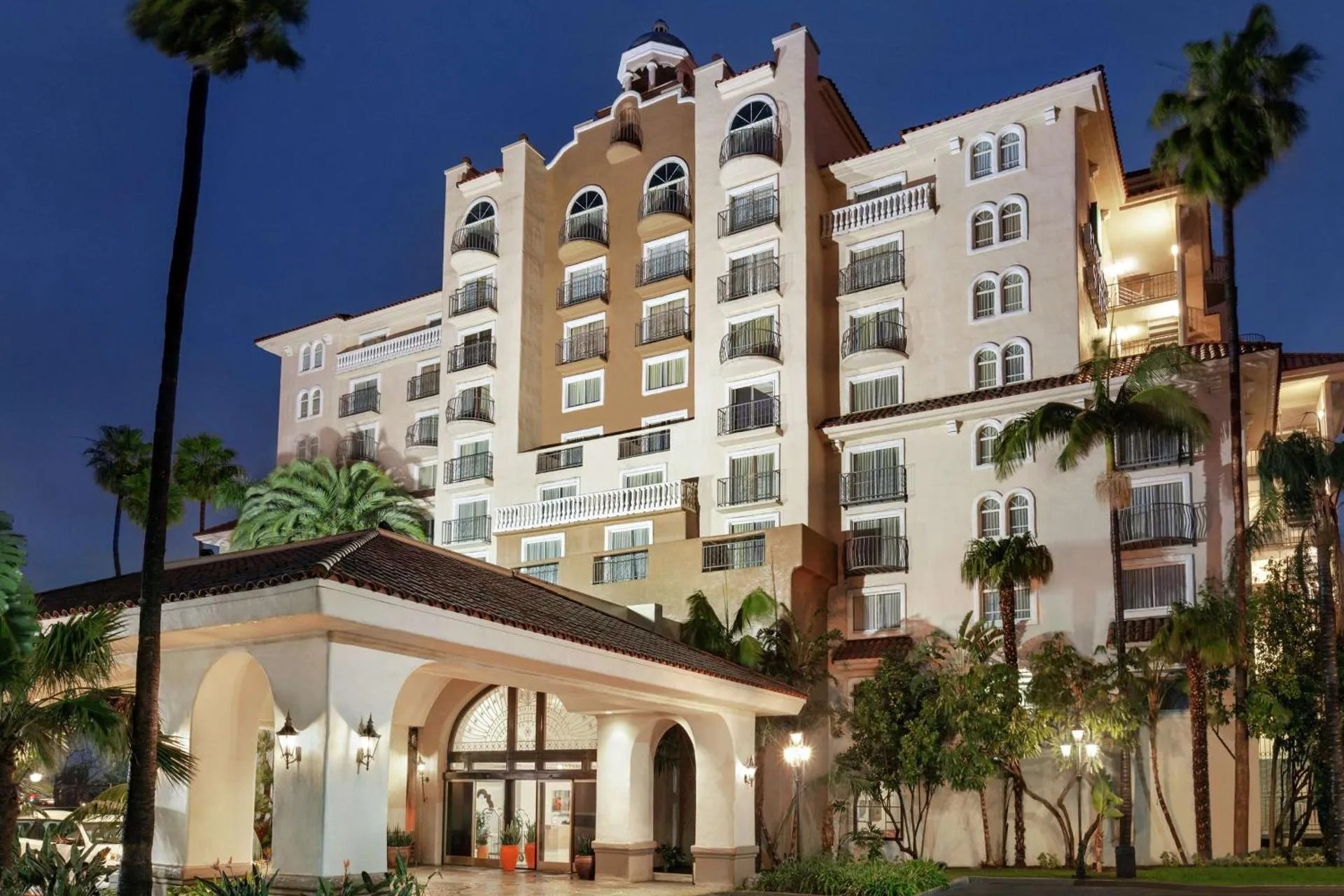 Dog Friendly Hotel $Santa Ana - $Embassy Suites by Hilton Santa Ana Orange County Airport