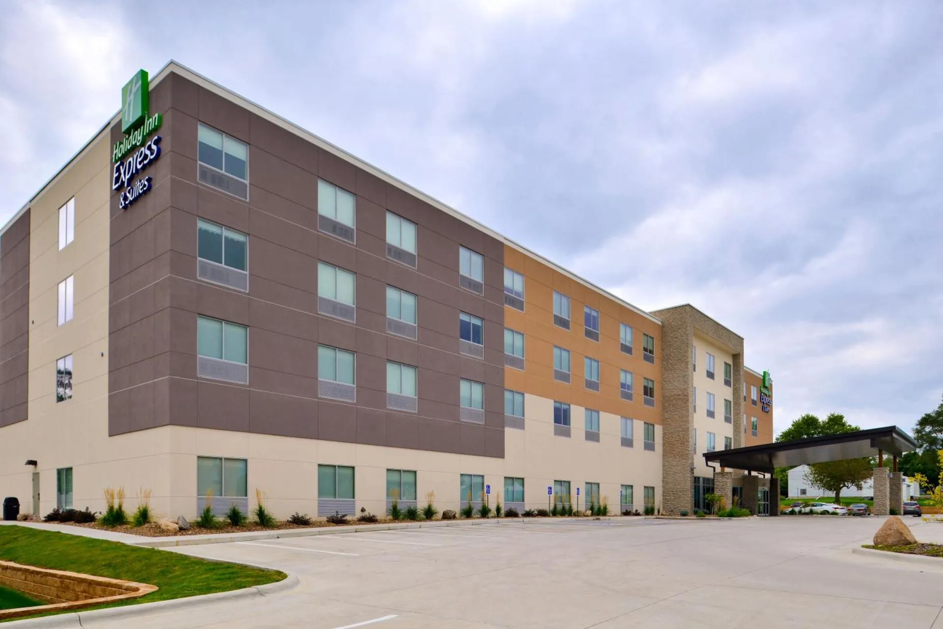 Holiday Inn Express & Suites - Ottumwa, an IHG Hotel