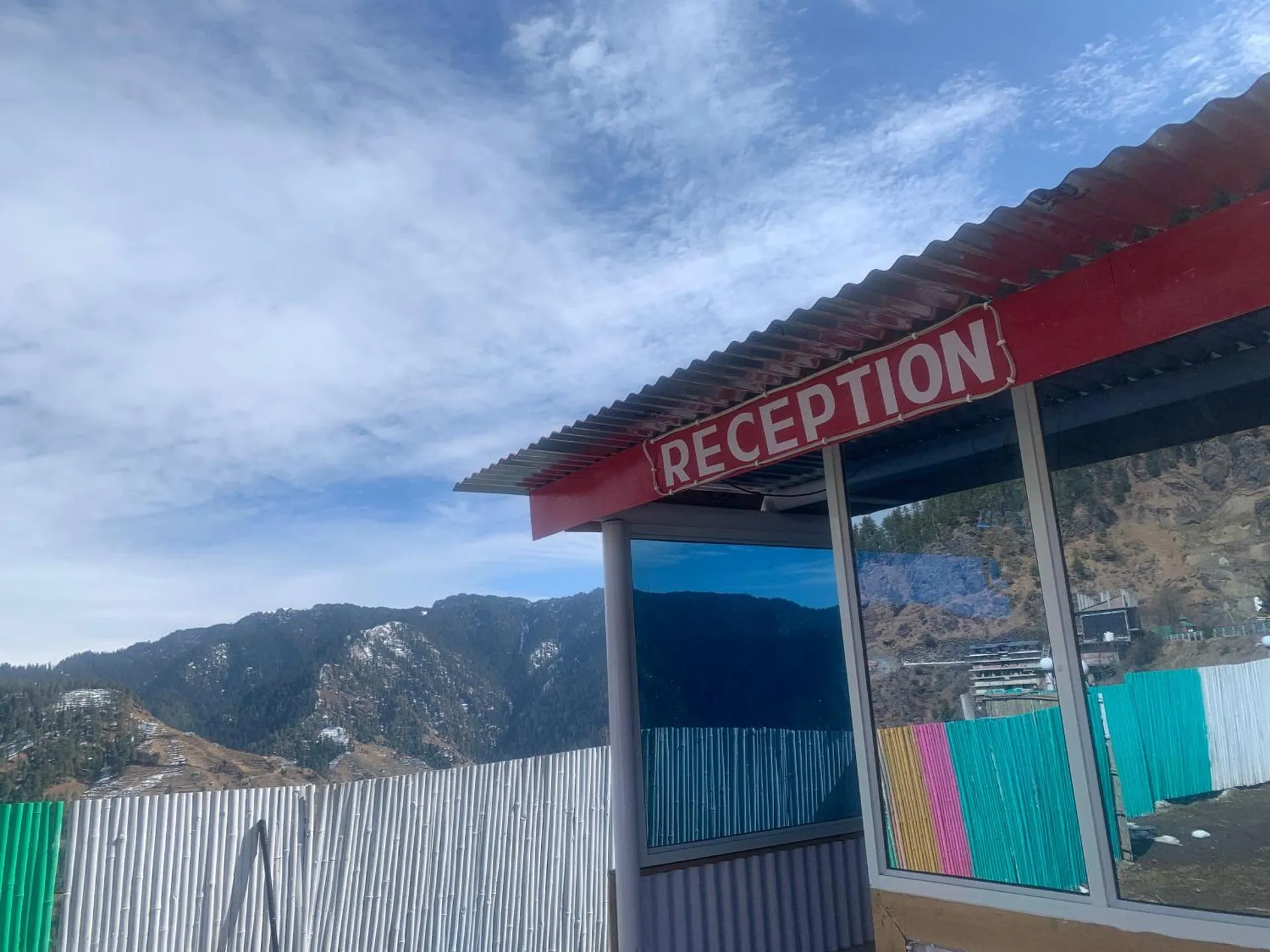Wonderland cottages & cafe