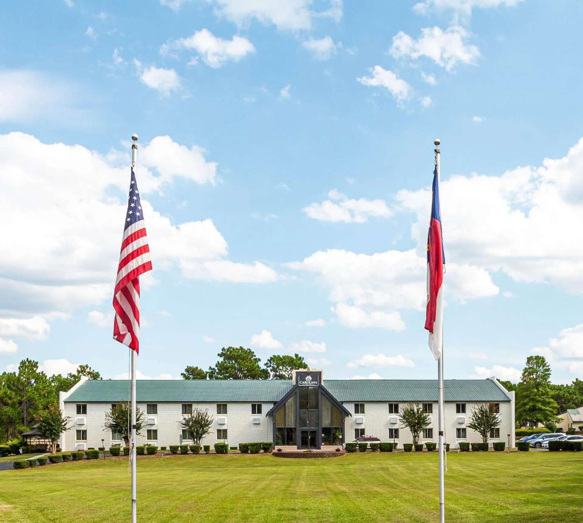 Dog Friendly Inn $Pinebluff - $Carolina Pine Inn