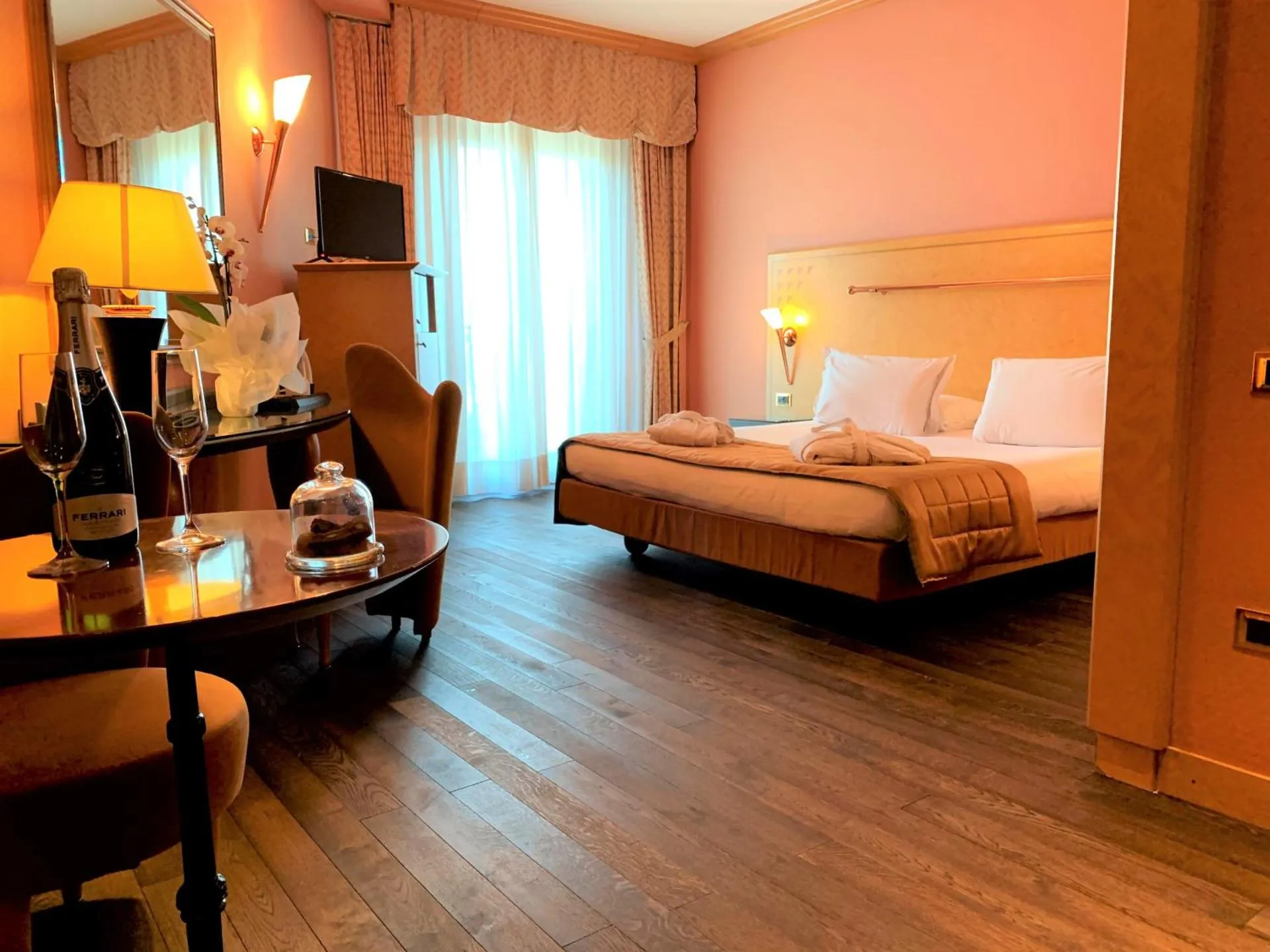 Dog Friendly Hotel $Pomezia - $SHG Hotel Antonella