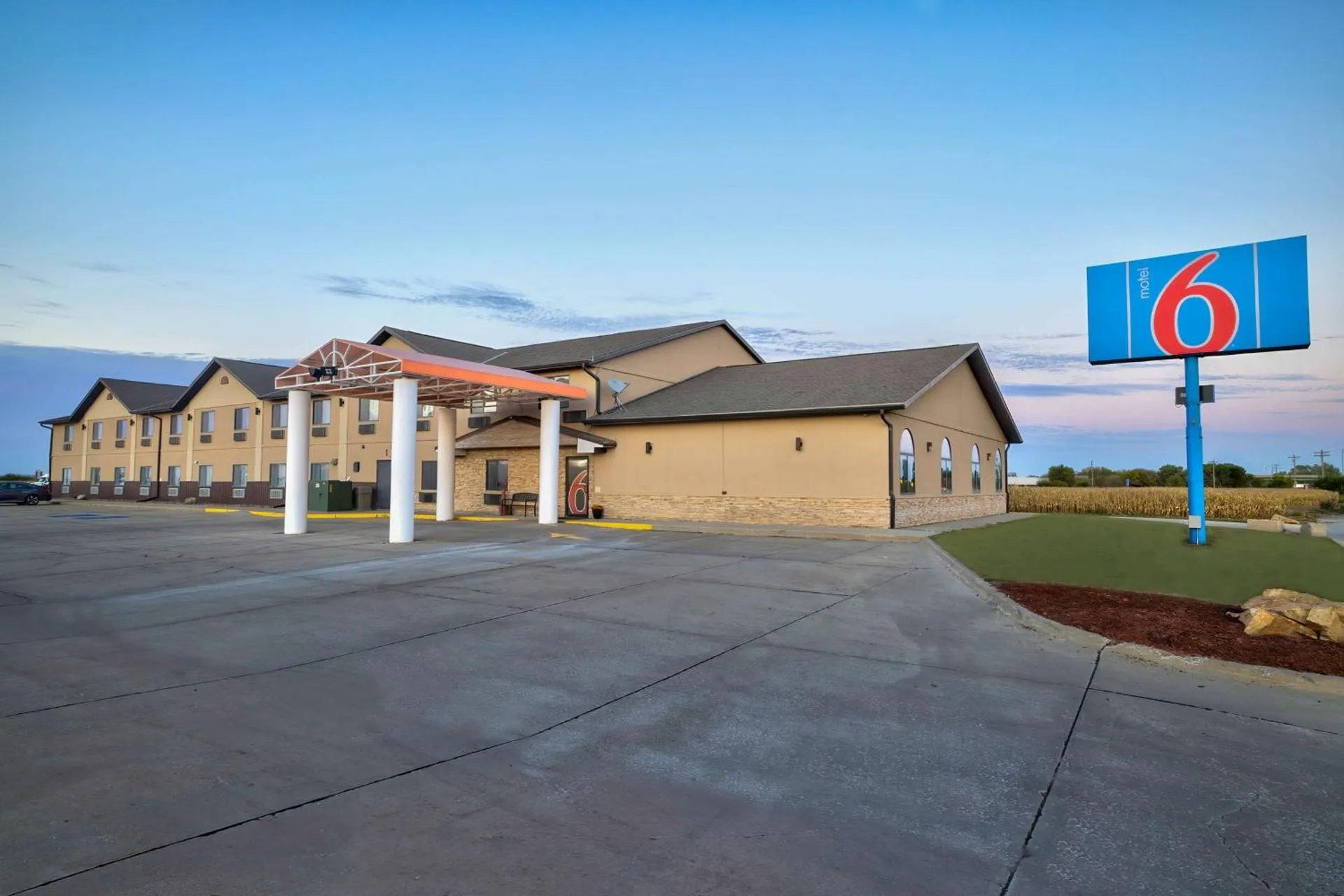 Dog Friendly Hotel $Percival - $Motel 6-Percival, IA